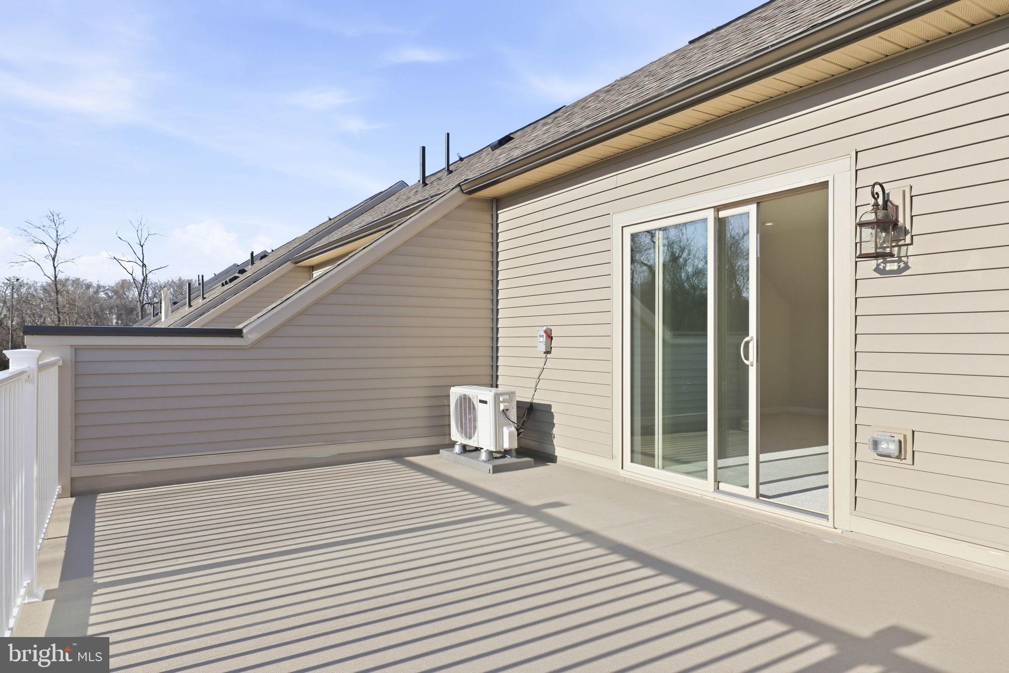 1011 VENIFENA TERRACE SE