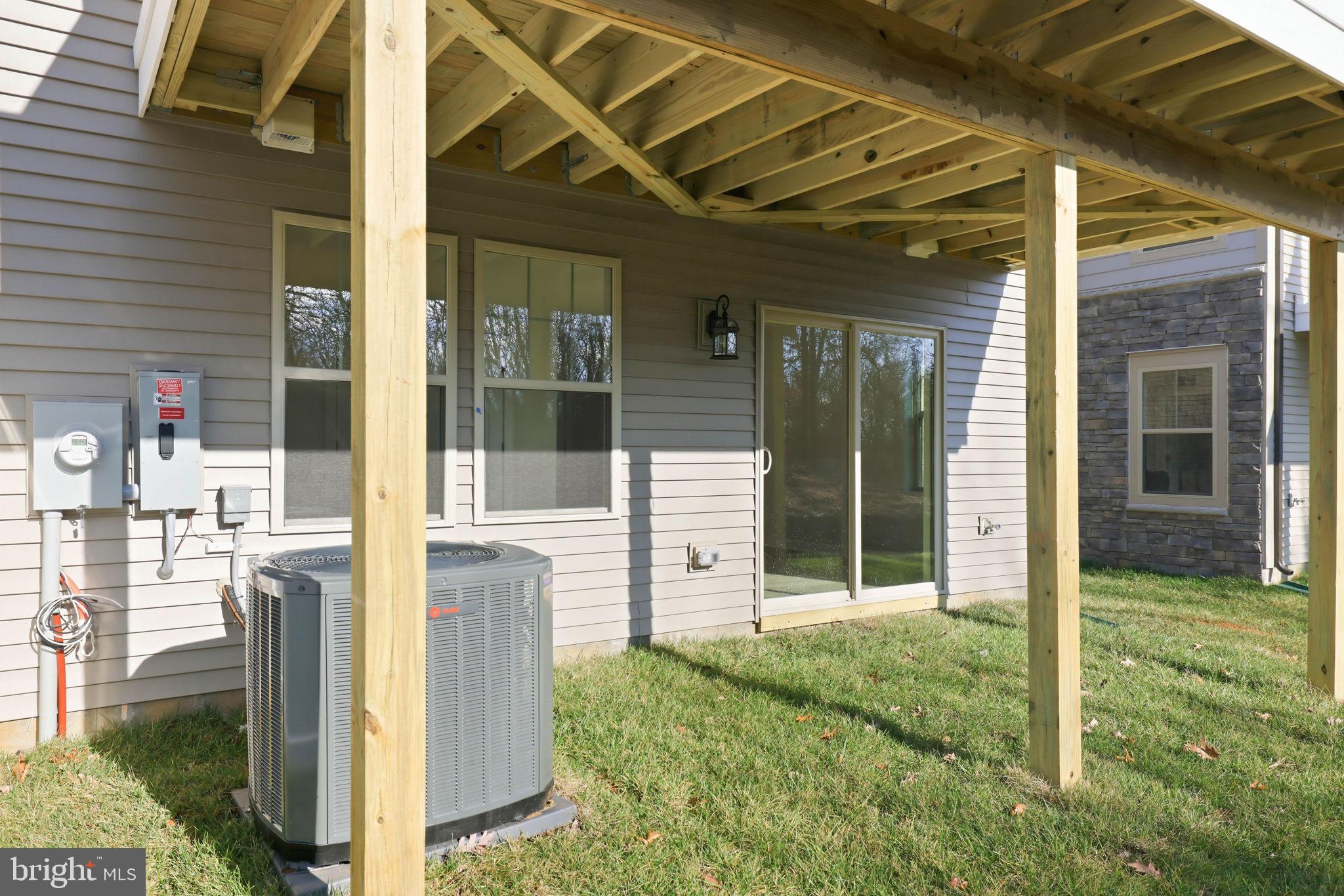 1011 VENIFENA TERRACE SE