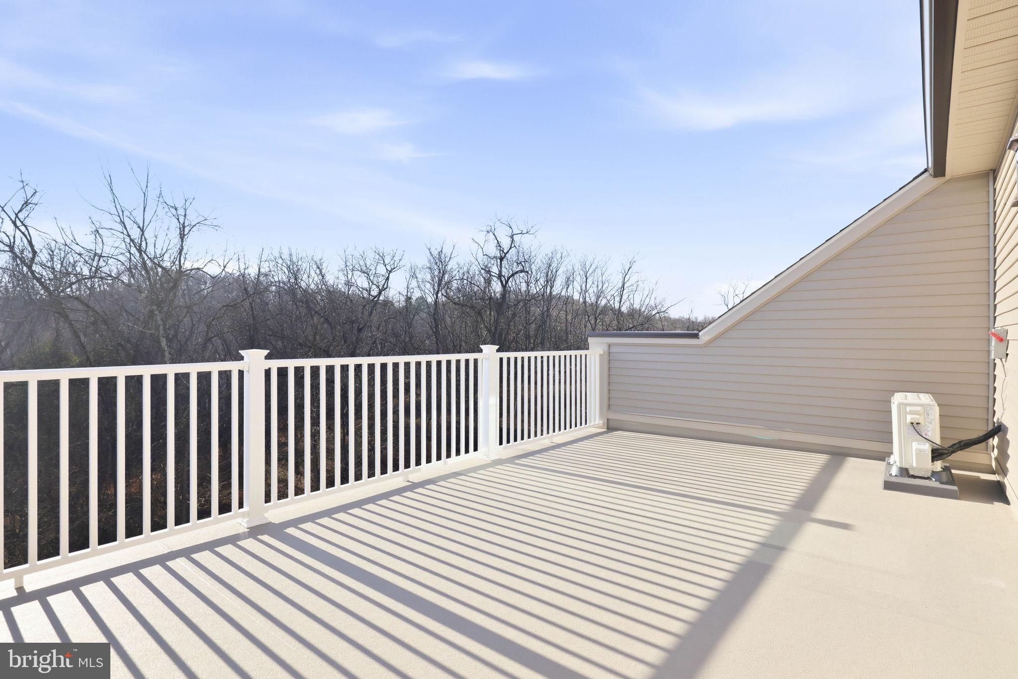 1011 VENIFENA TERRACE SE