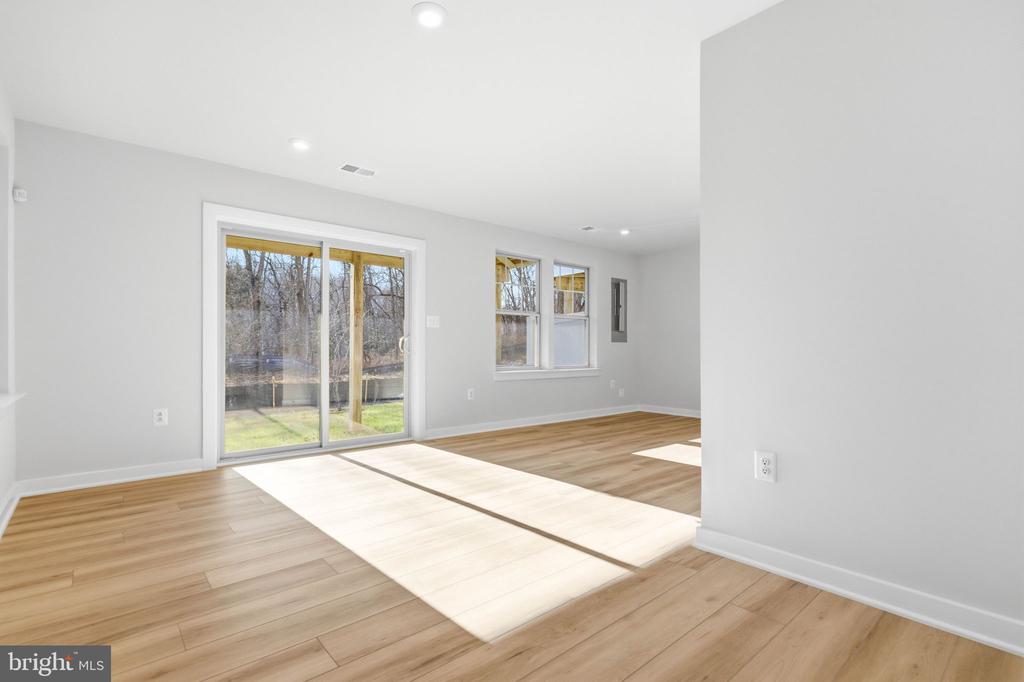 1011 VENIFENA TERRACE SE