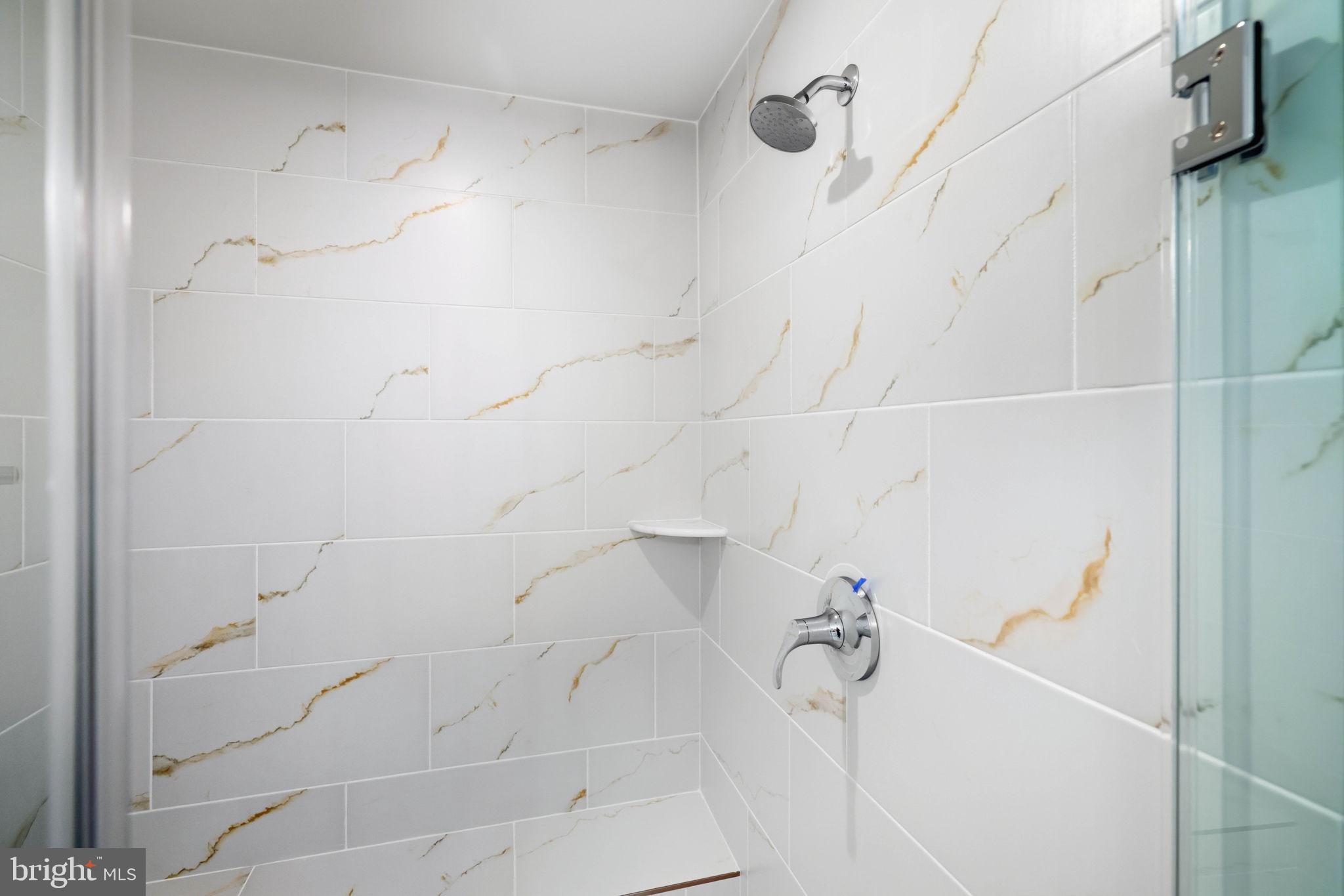 1011 VENIFENA TERRACE SE