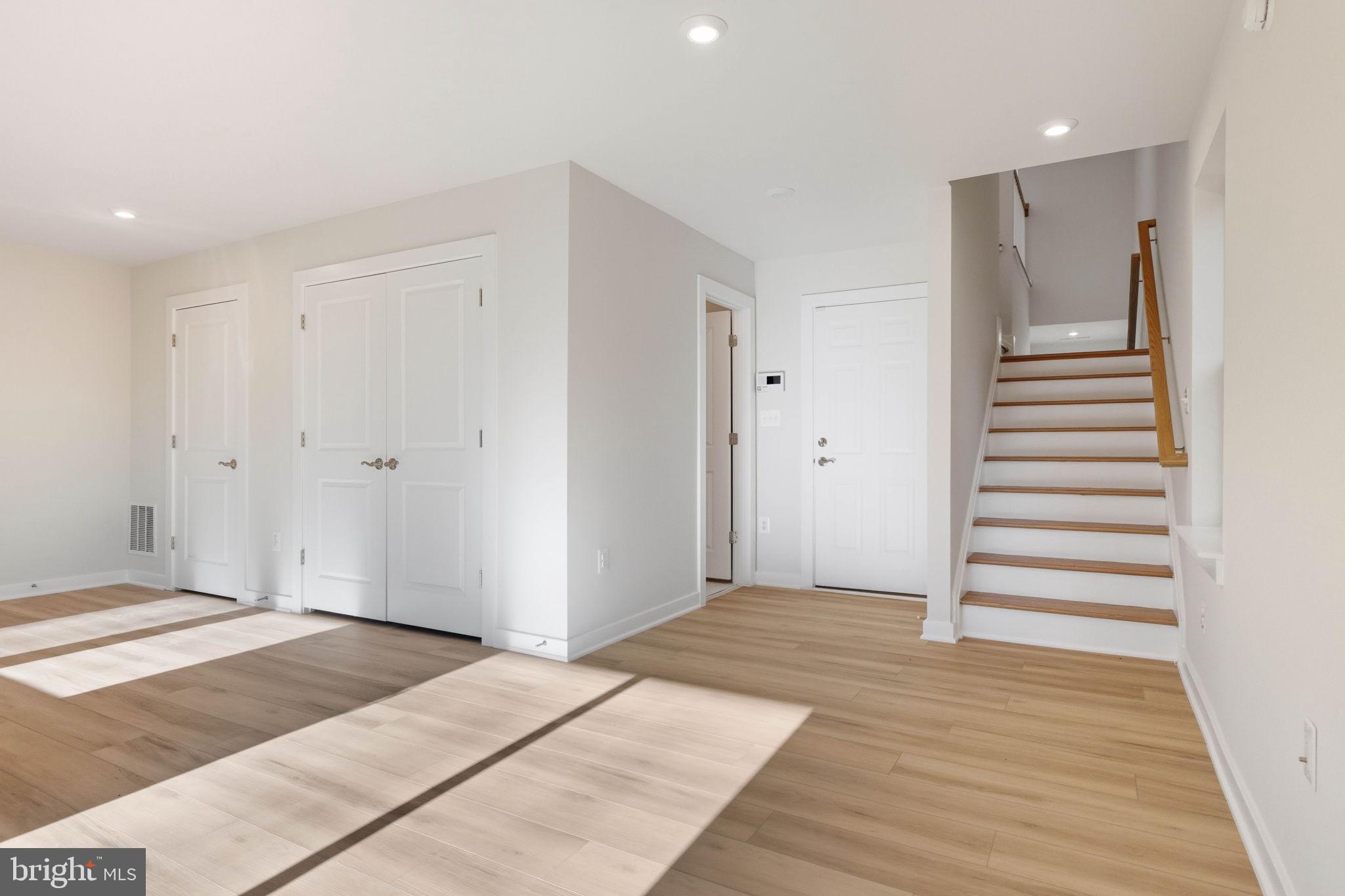 1011 VENIFENA TERRACE SE