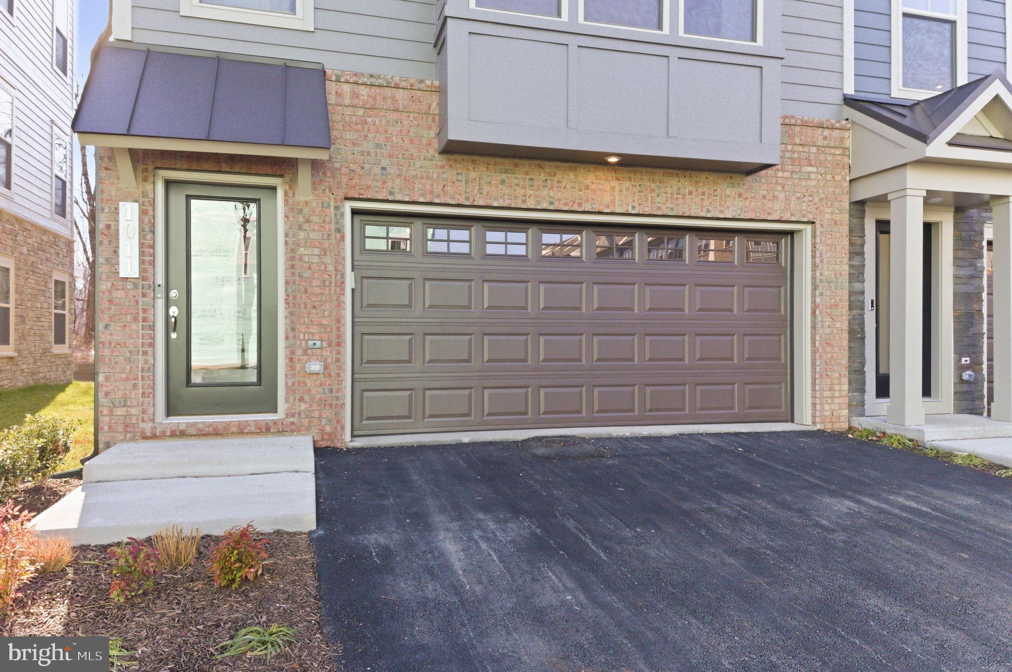 1011 VENIFENA TERRACE SE