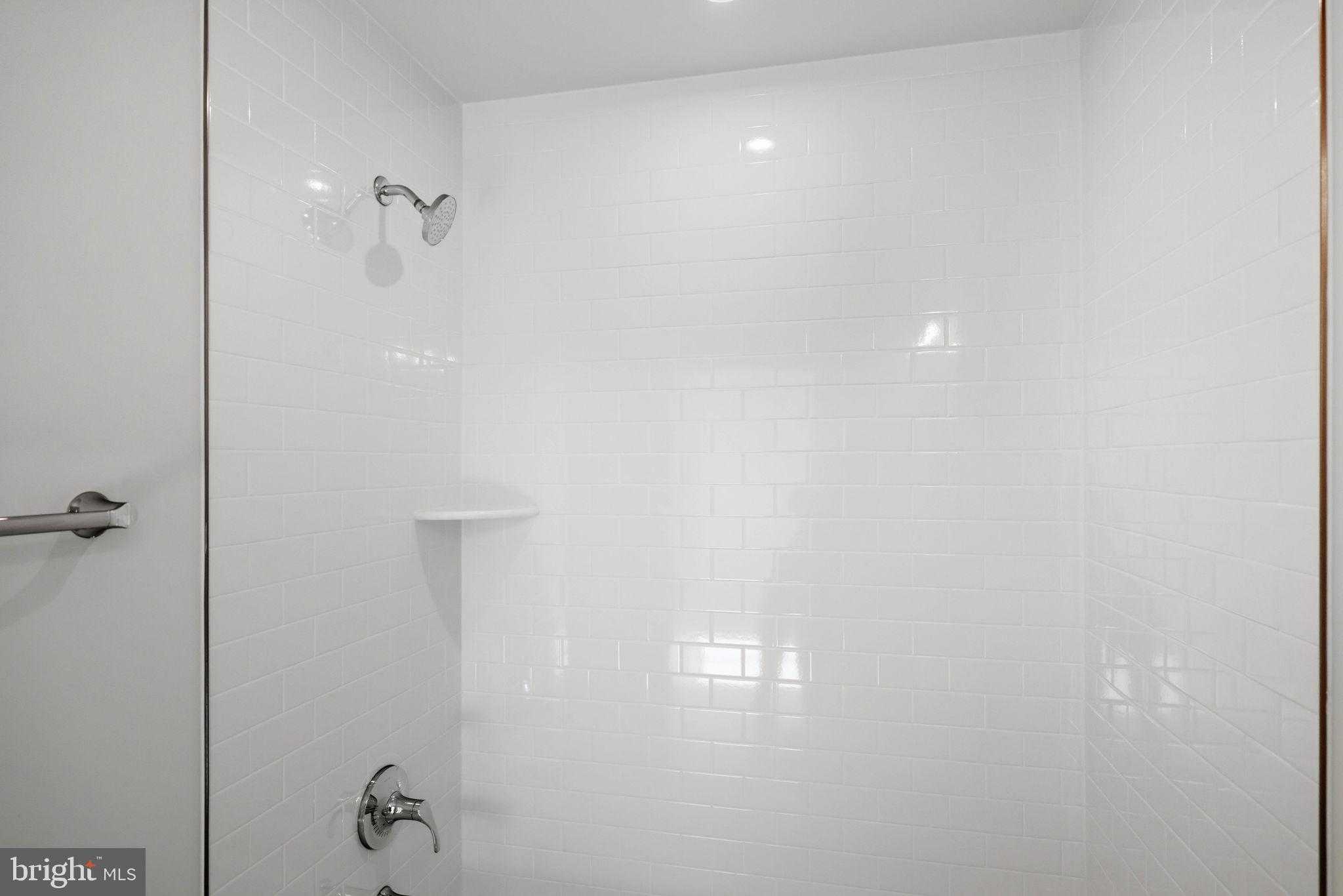 1011 VENIFENA TERRACE SE