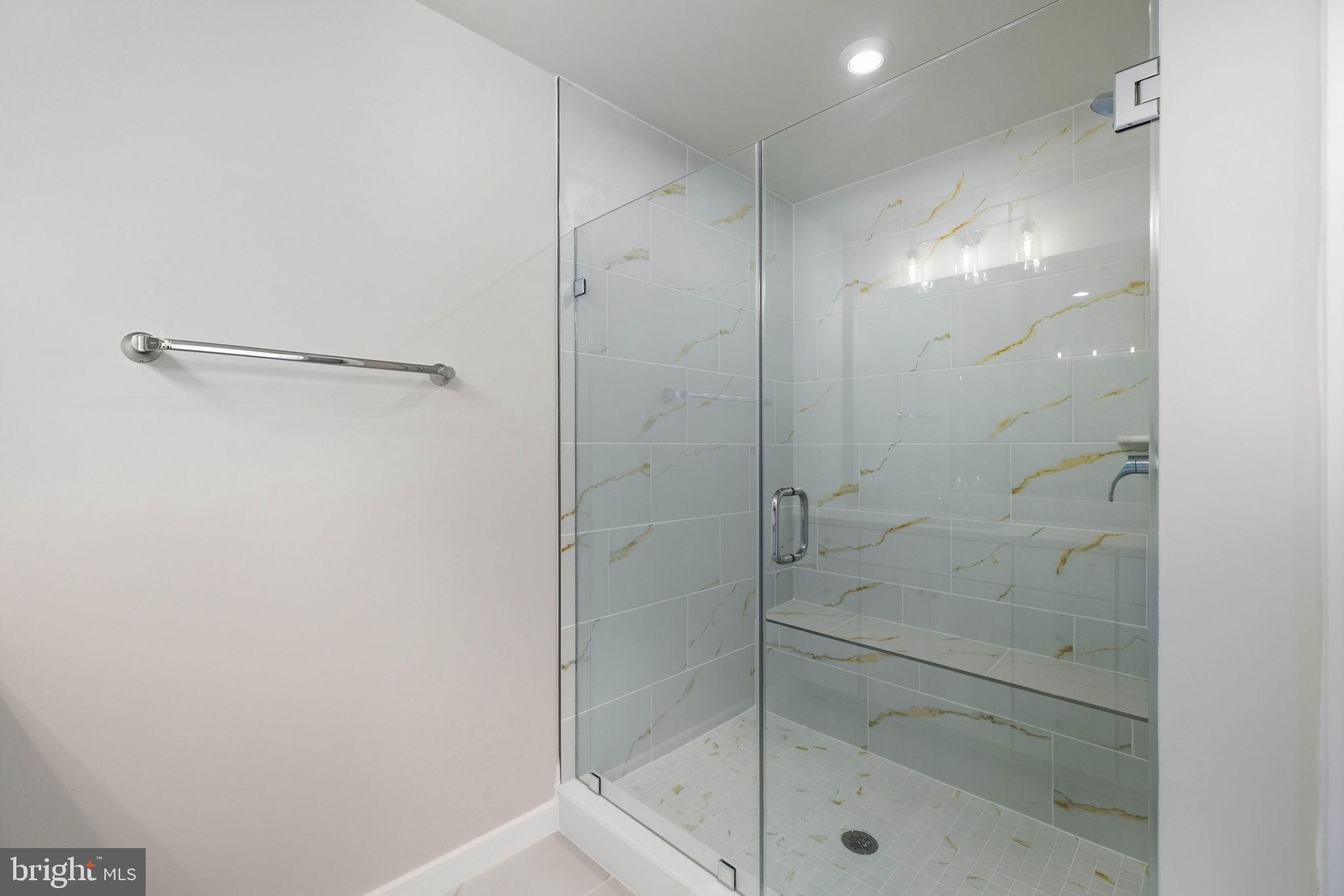 1011 VENIFENA TERRACE SE