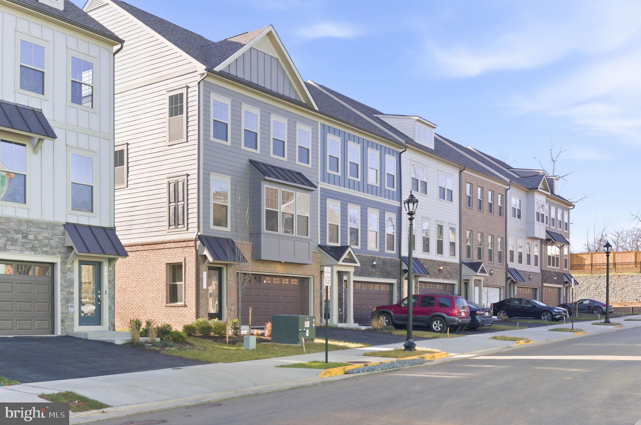 1011 VENIFENA TERRACE SE