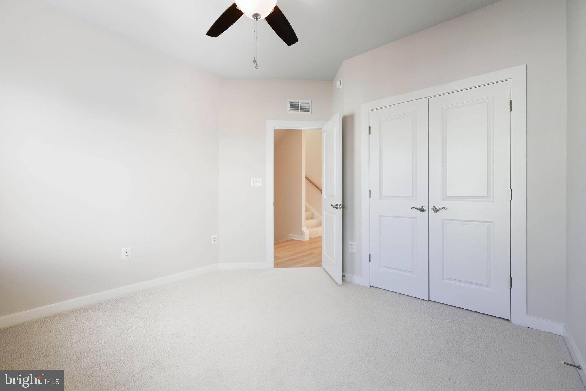 1011 VENIFENA TERRACE SE