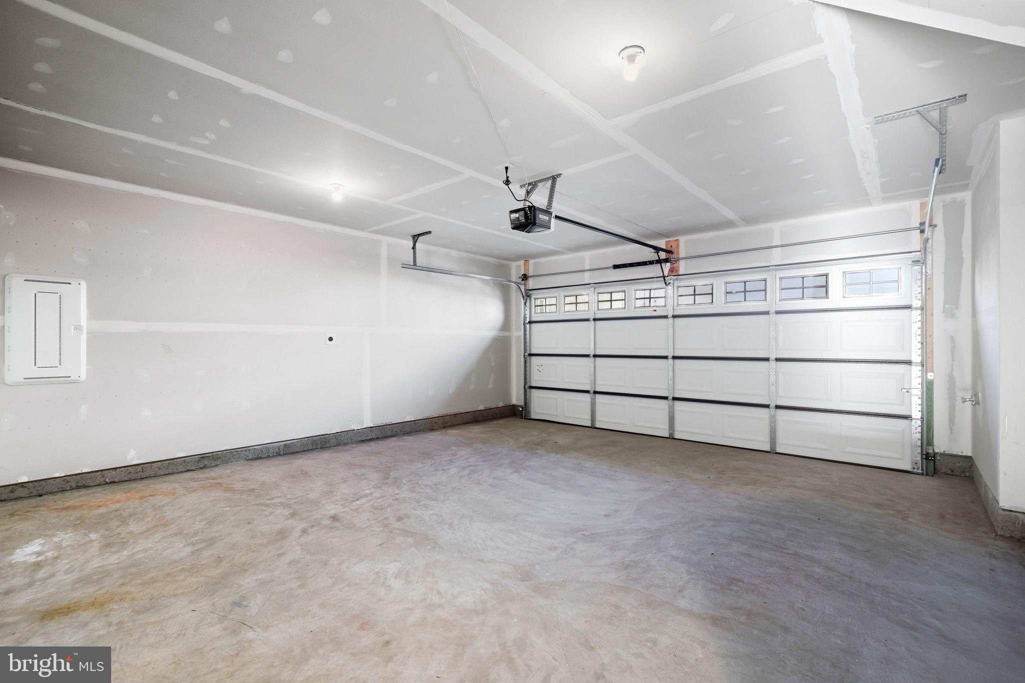 1011 VENIFENA TERRACE SE