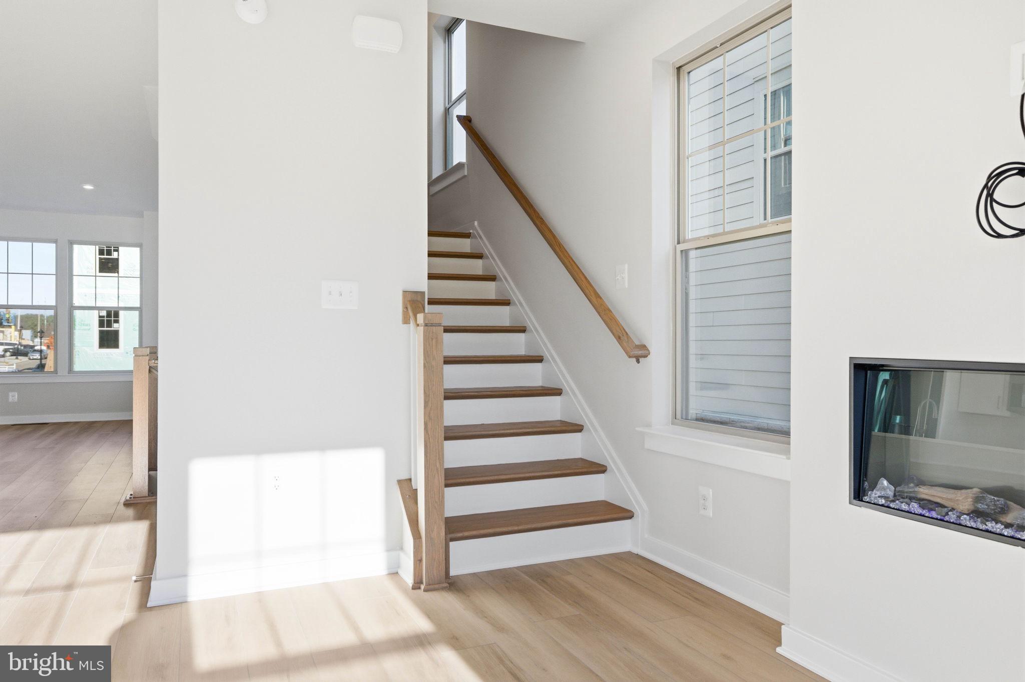 1011 VENIFENA TERRACE SE