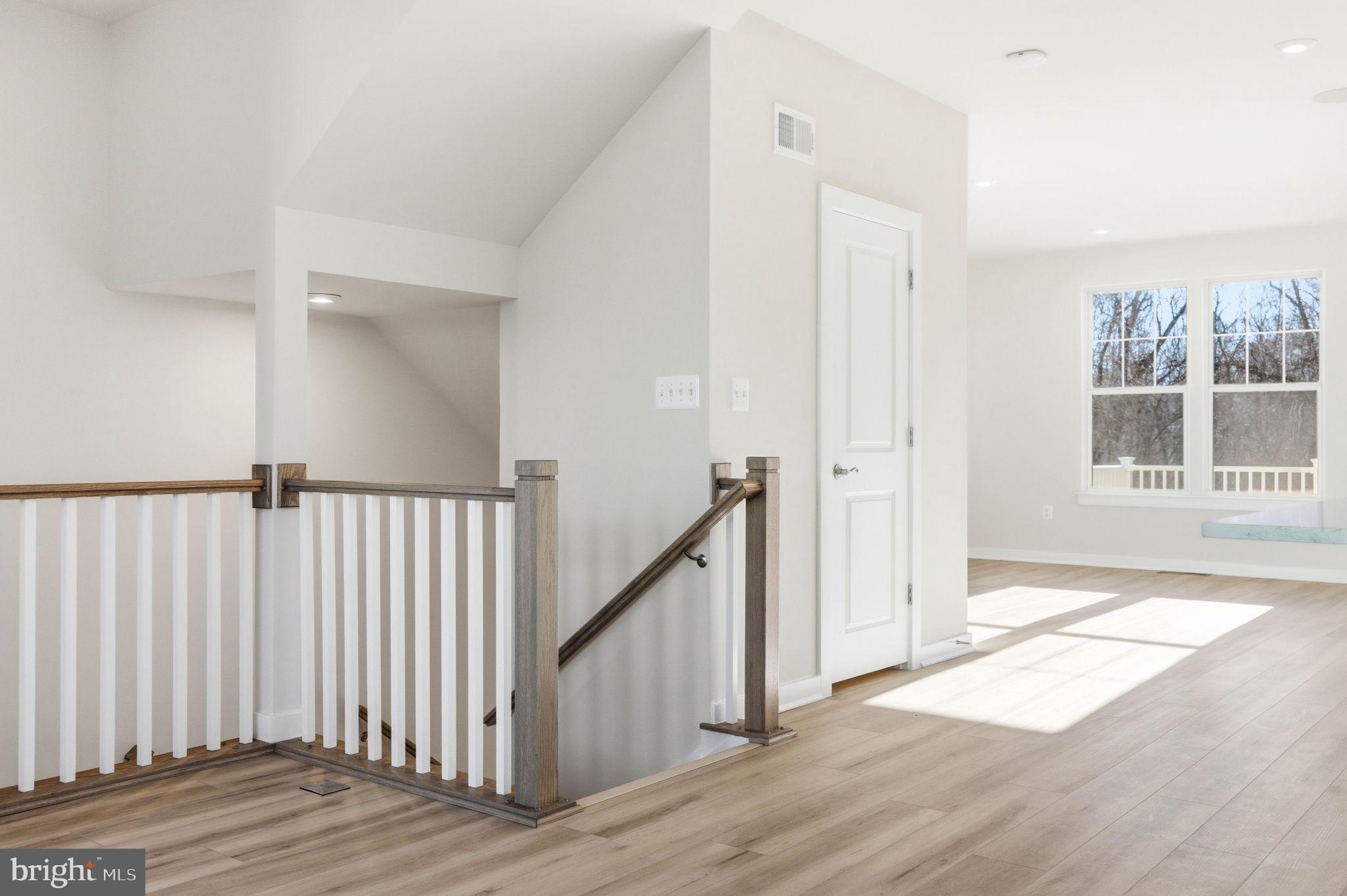 1011 VENIFENA TERRACE SE