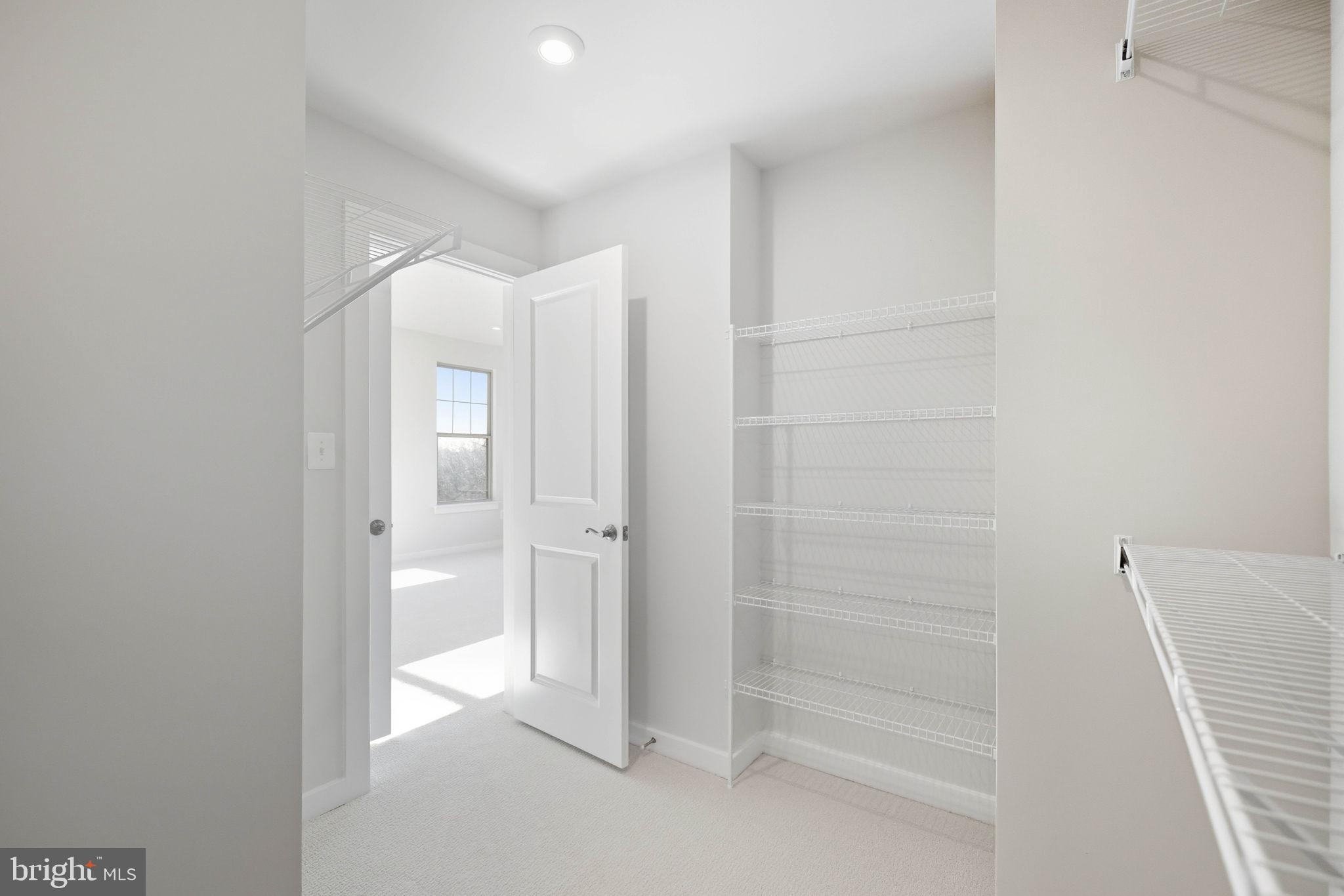 1011 VENIFENA TERRACE SE