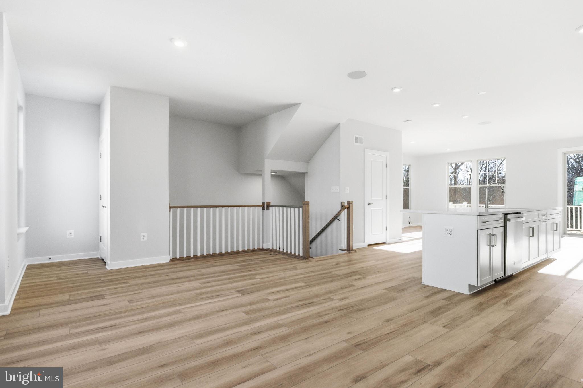 1011 VENIFENA TERRACE SE