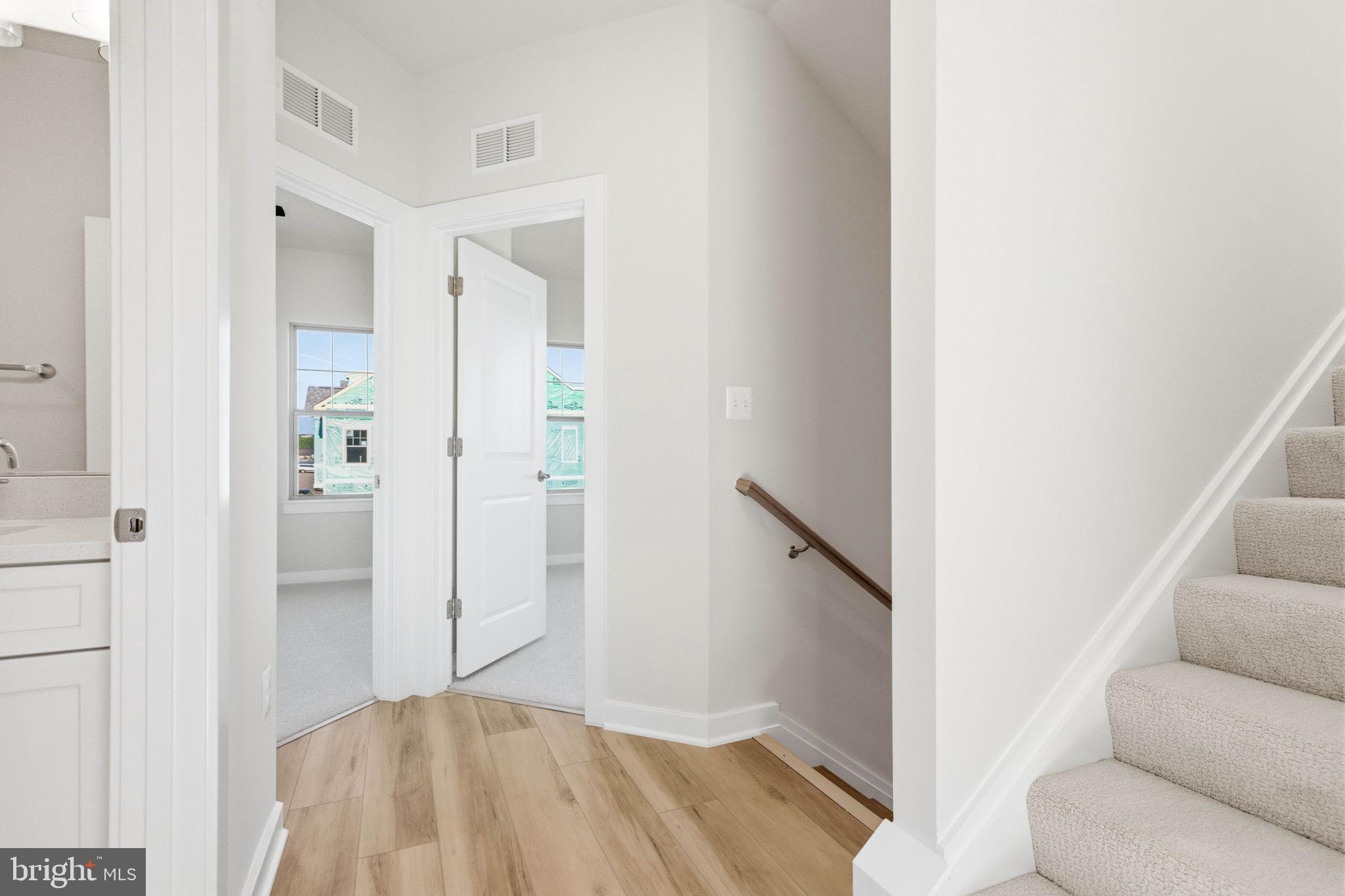 1011 VENIFENA TERRACE SE