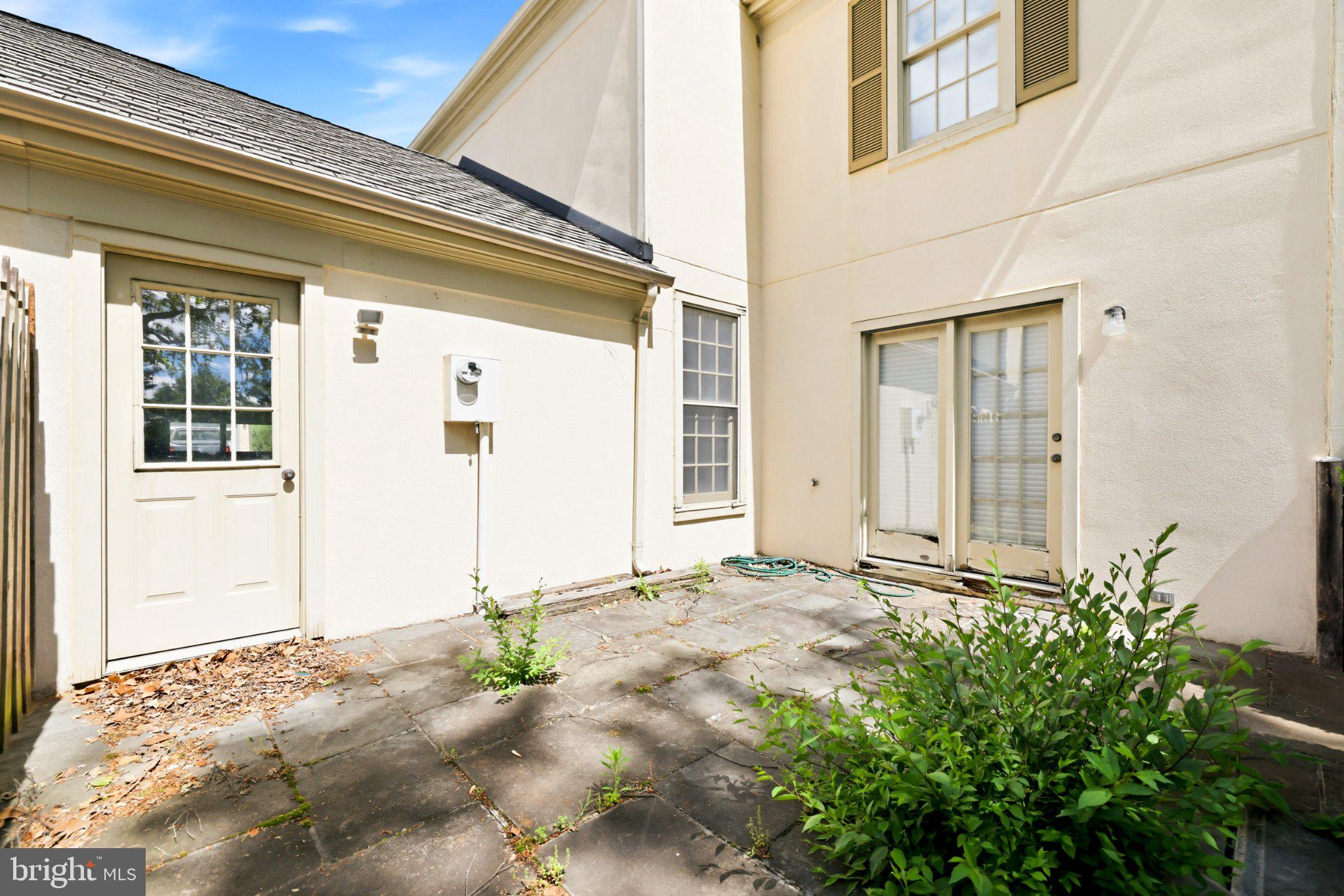 4 LINDEN HILL WAY SW