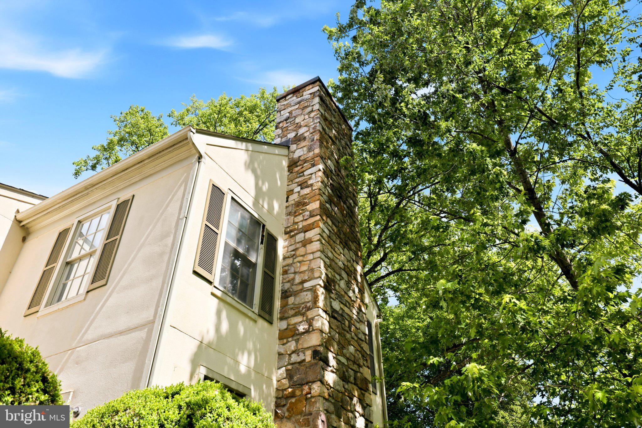 4 LINDEN HILL WAY SW