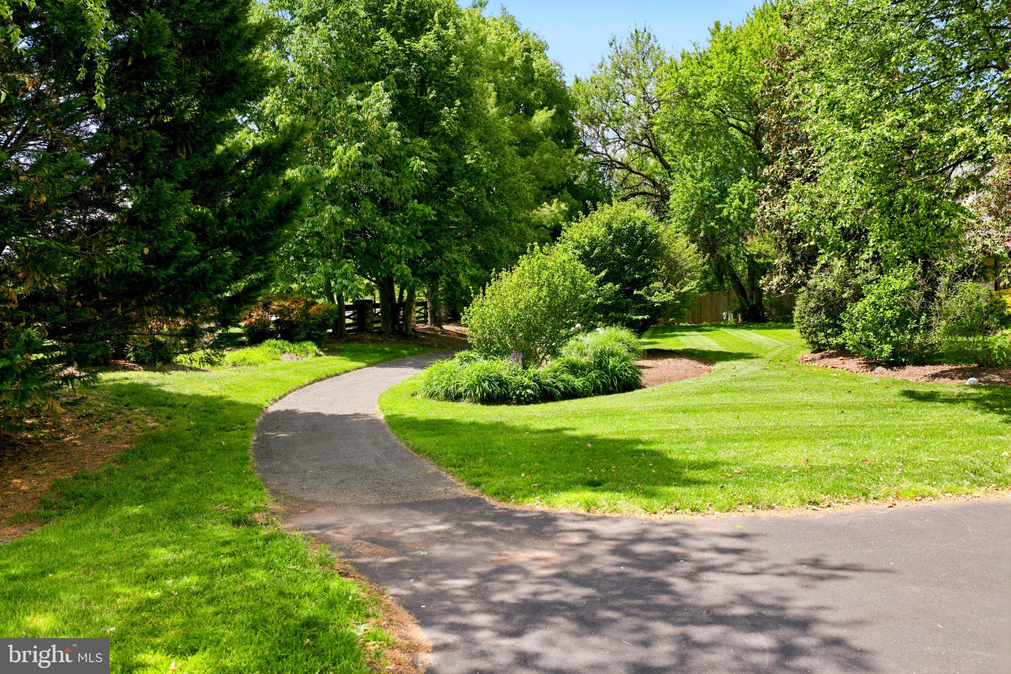 4 LINDEN HILL WAY SW