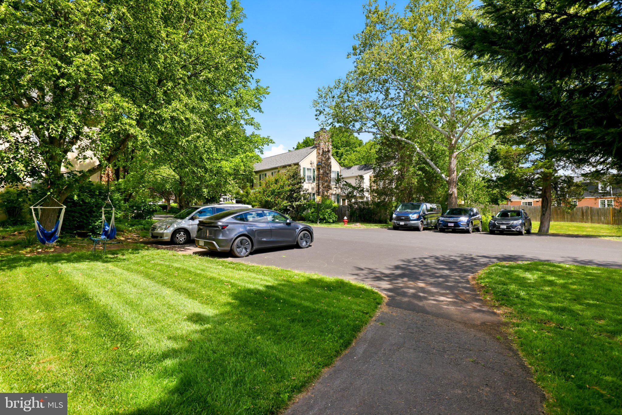 4 LINDEN HILL WAY SW