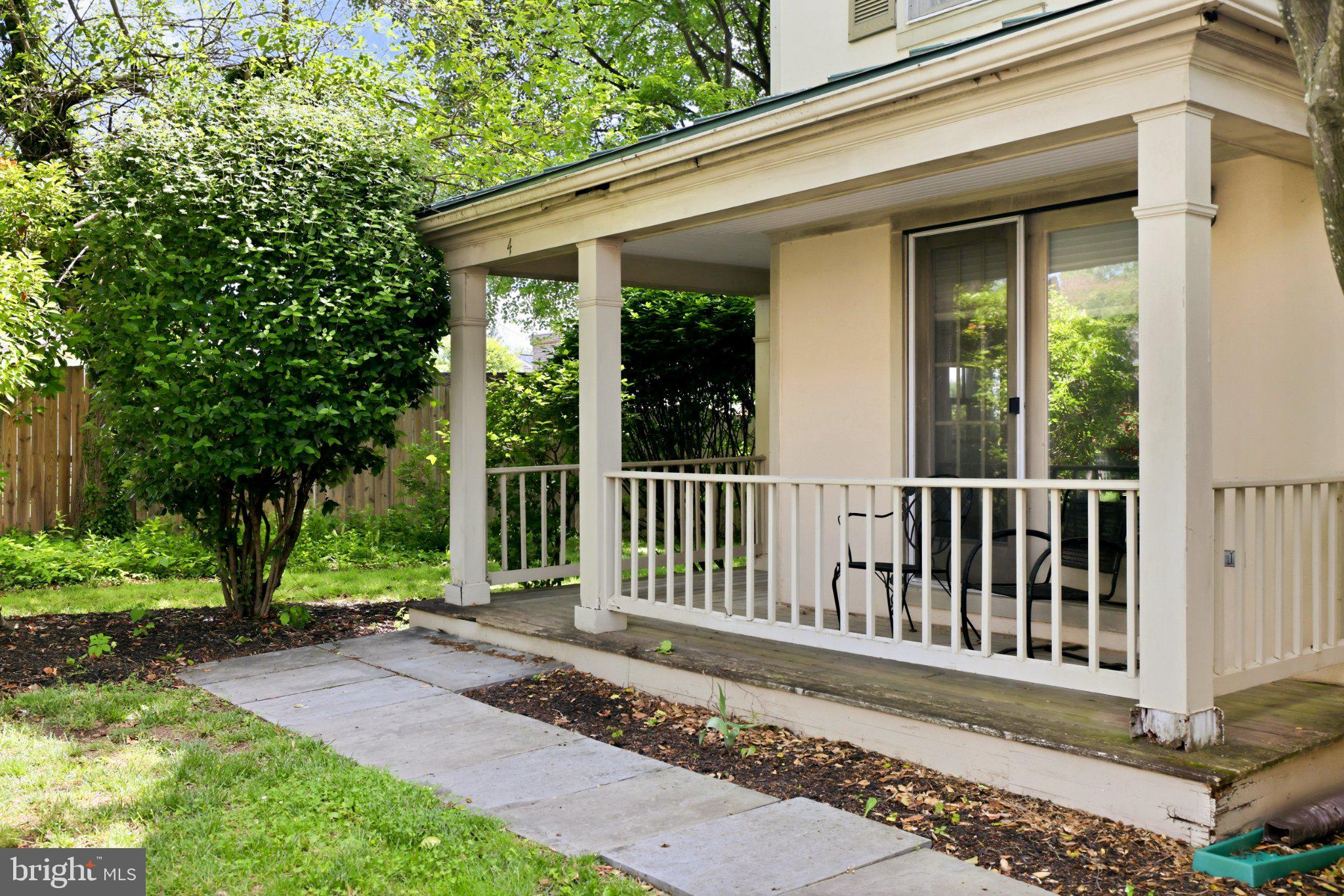 4 LINDEN HILL WAY SW