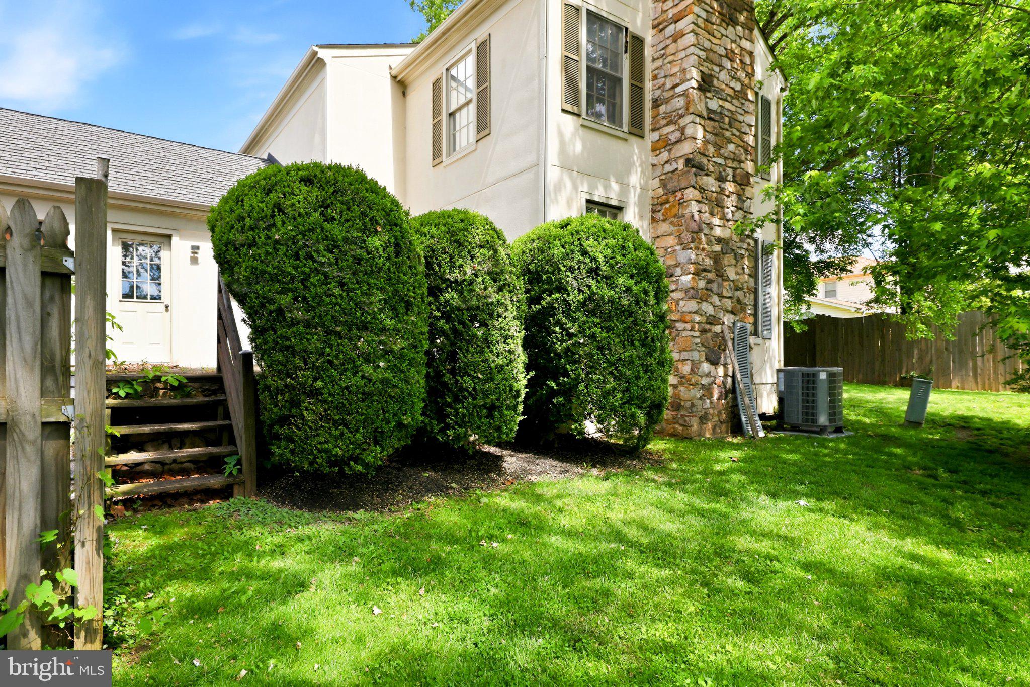 4 LINDEN HILL WAY SW
