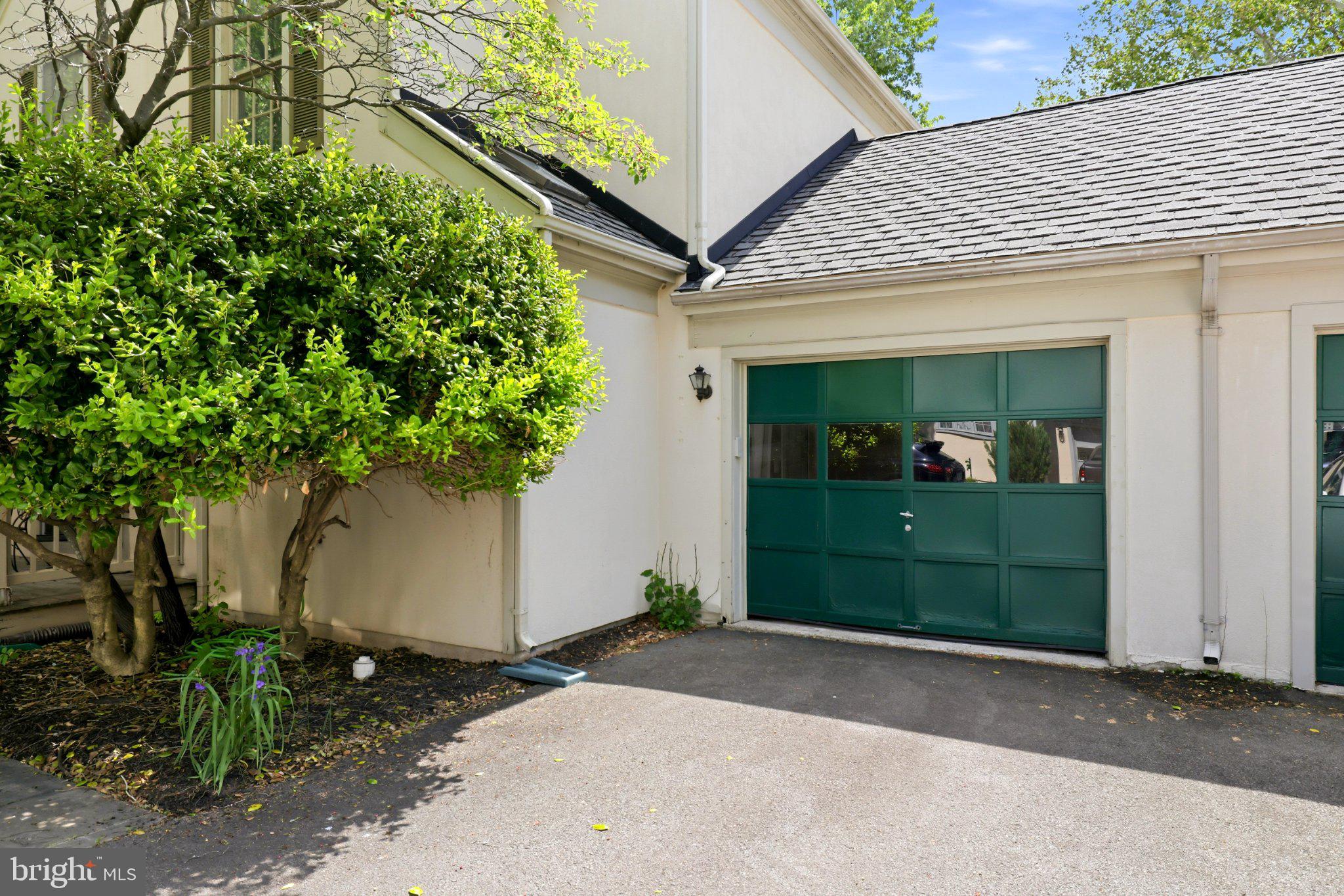 4 LINDEN HILL WAY SW