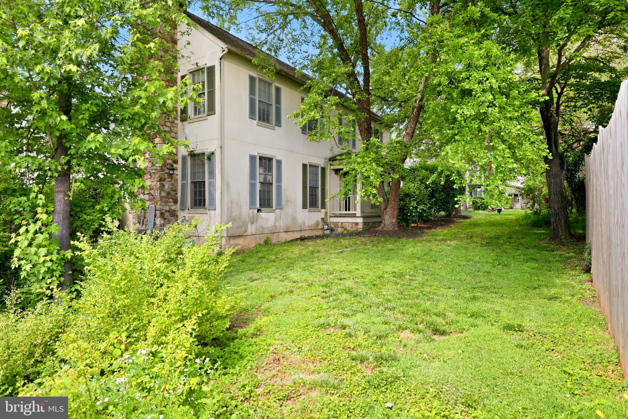 4 LINDEN HILL WAY SW