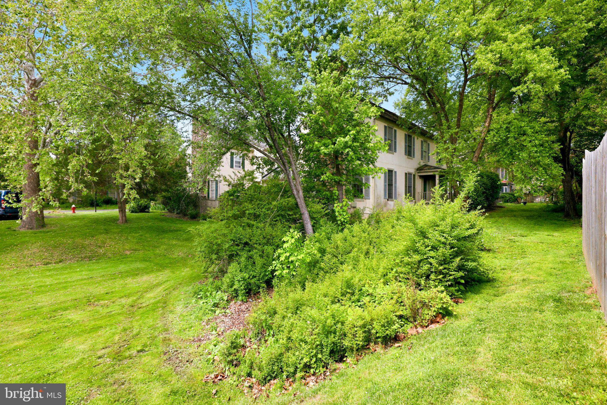 4 LINDEN HILL WAY SW