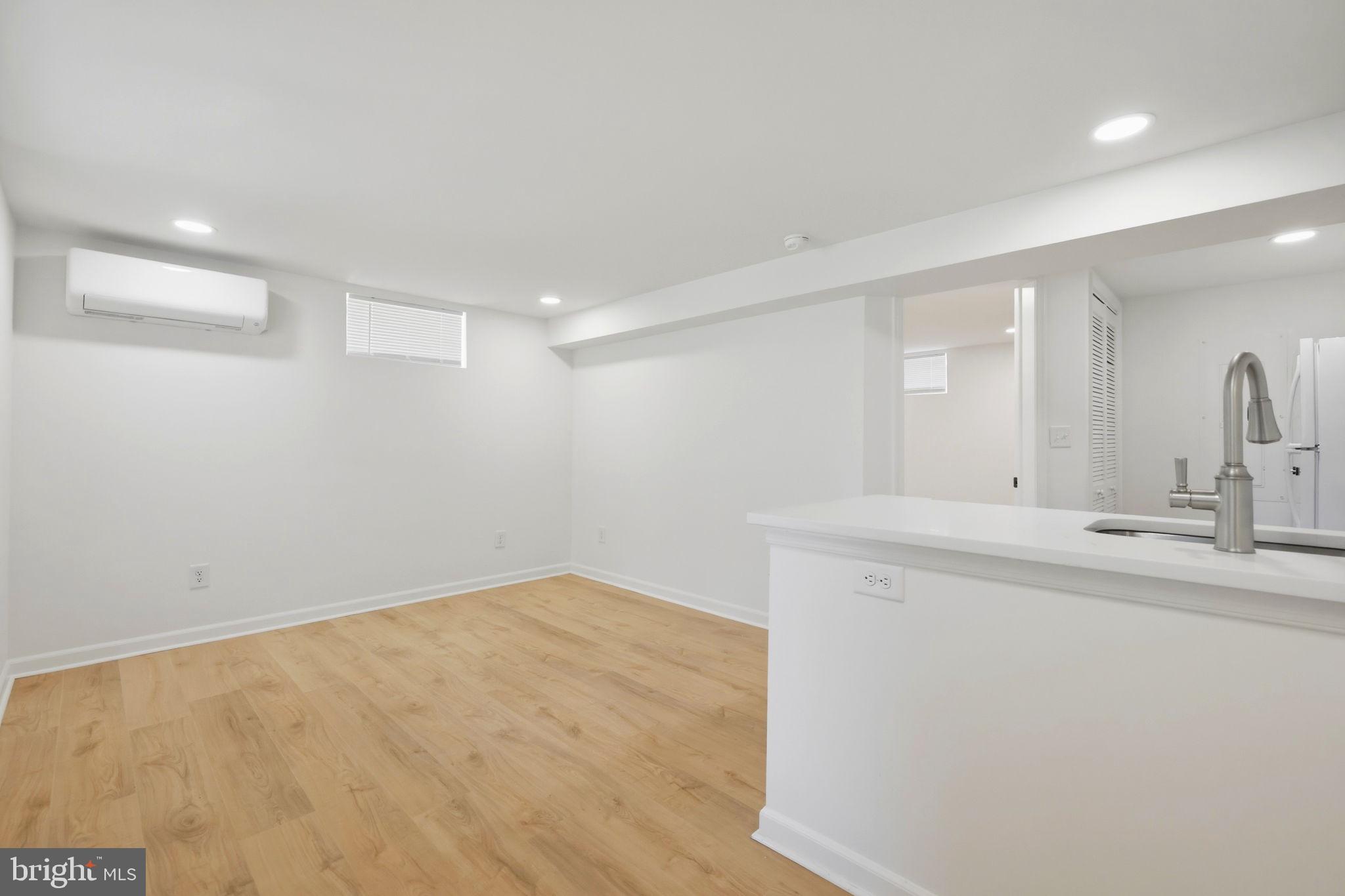 414 MADISON COURT SE