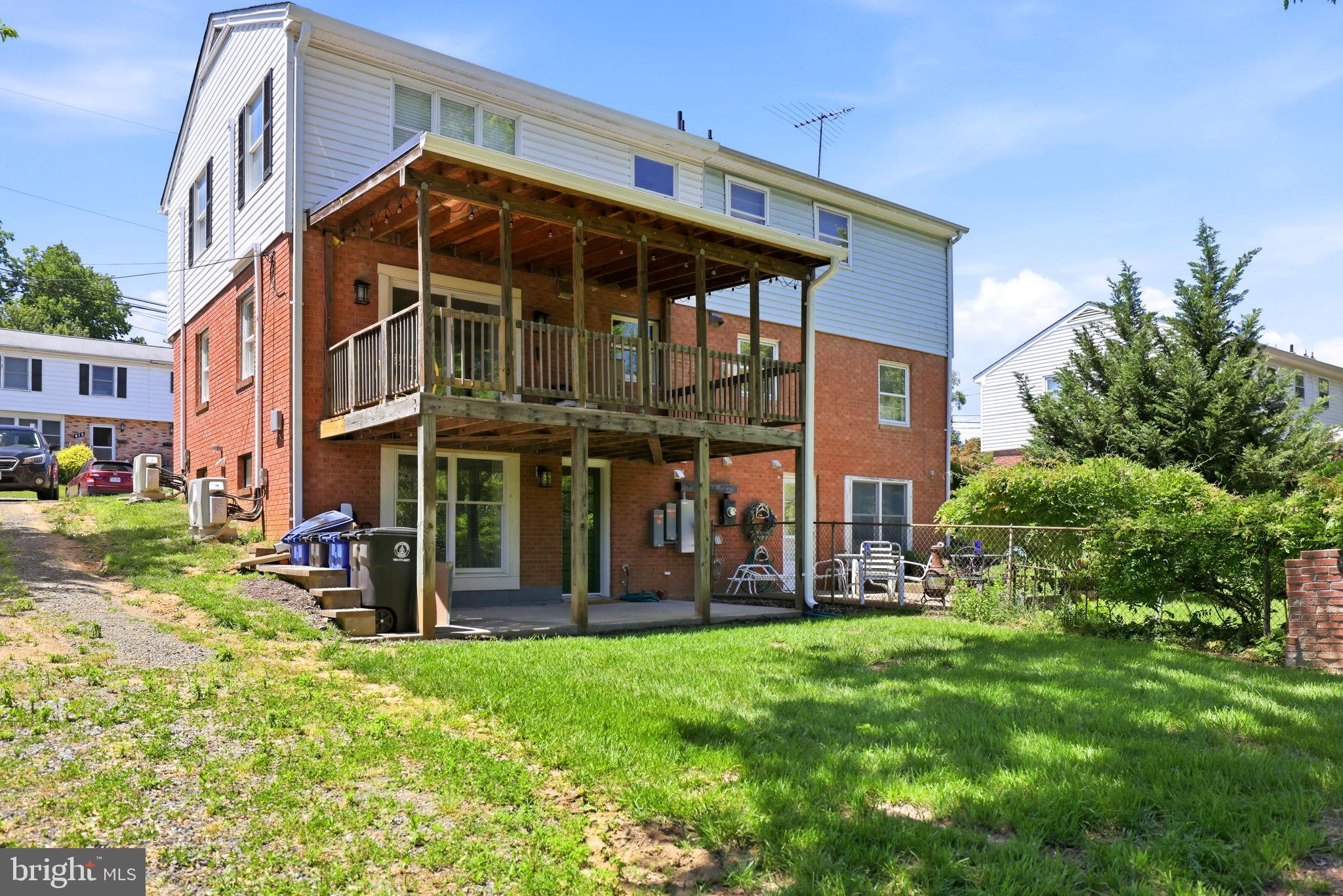 414 MADISON COURT SE