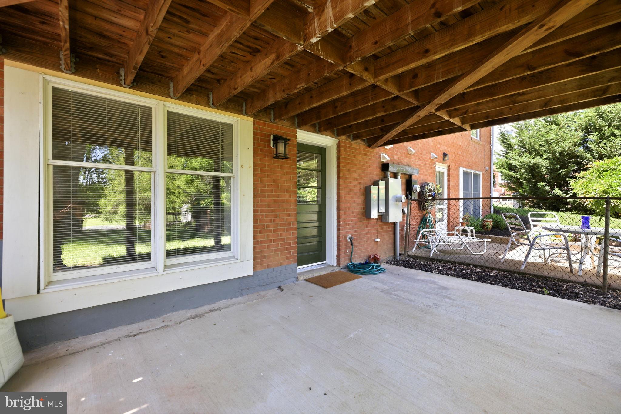 414 MADISON COURT SE