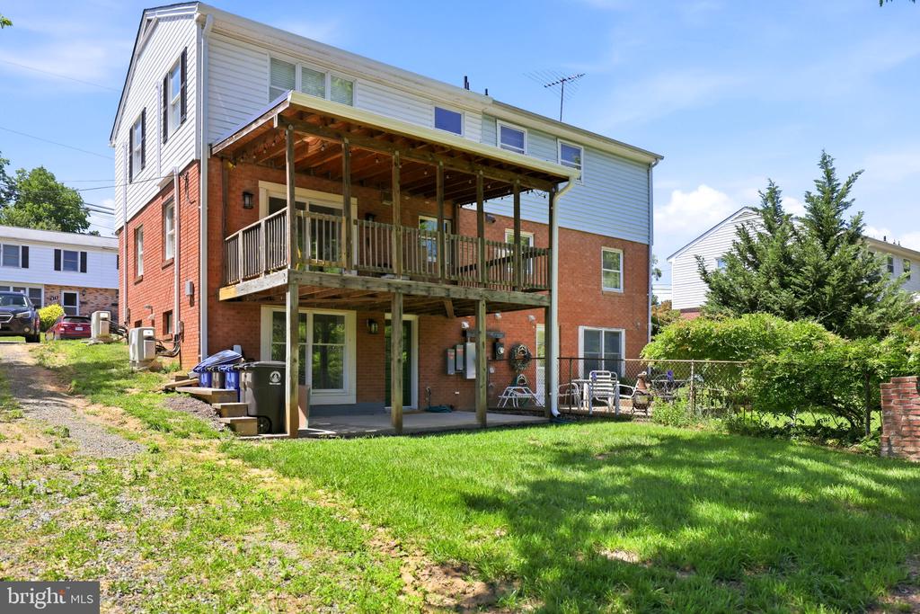 414 MADISON COURT SE