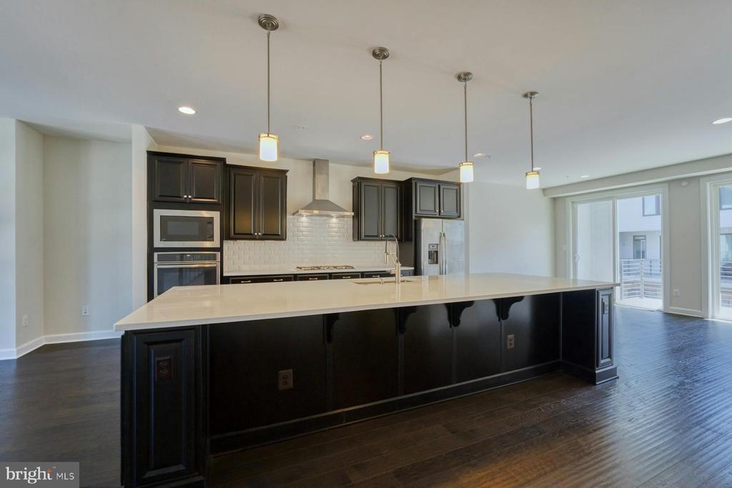 1802 YELLOW GARNET TERRACE SE