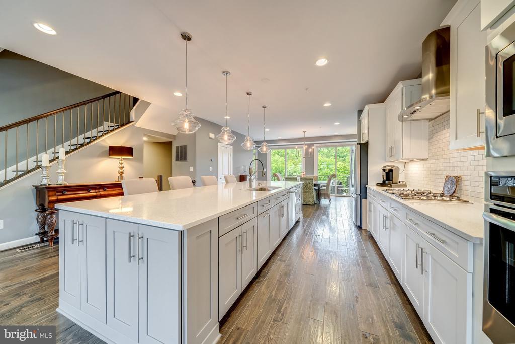 1521 RIBBON LIMESTONE TERRACE SE