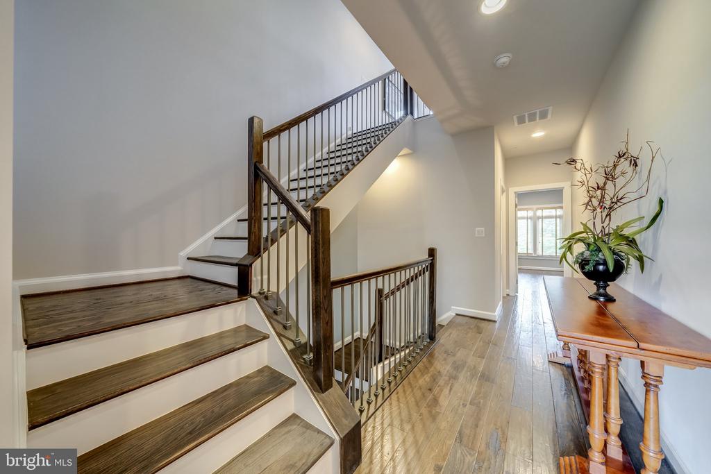 1521 RIBBON LIMESTONE TERRACE SE