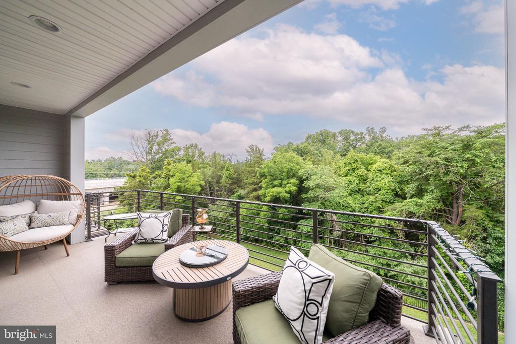 1521 RIBBON LIMESTONE TERRACE SE
