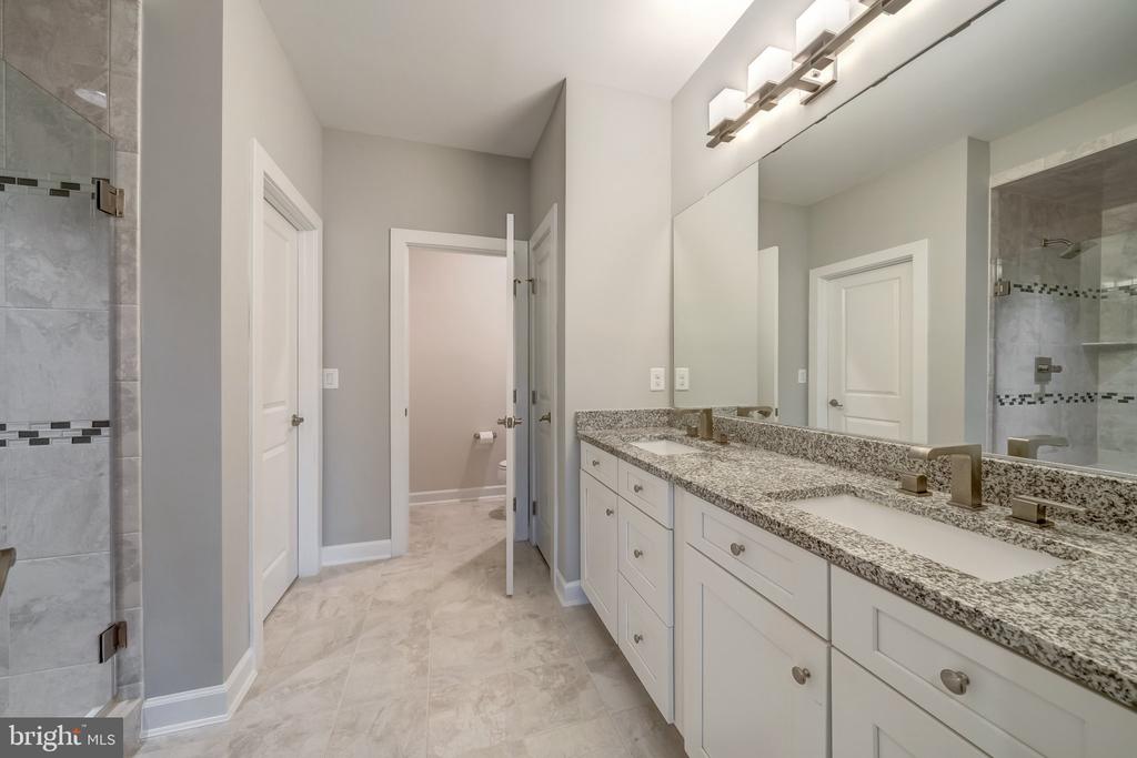 1521 RIBBON LIMESTONE TERRACE SE