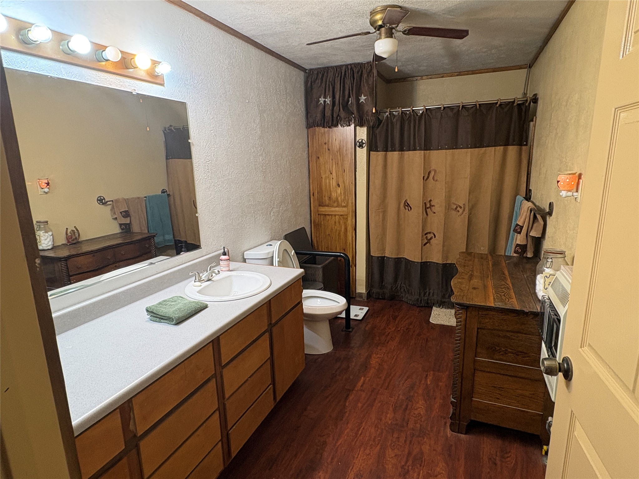 15901 County Road 1030