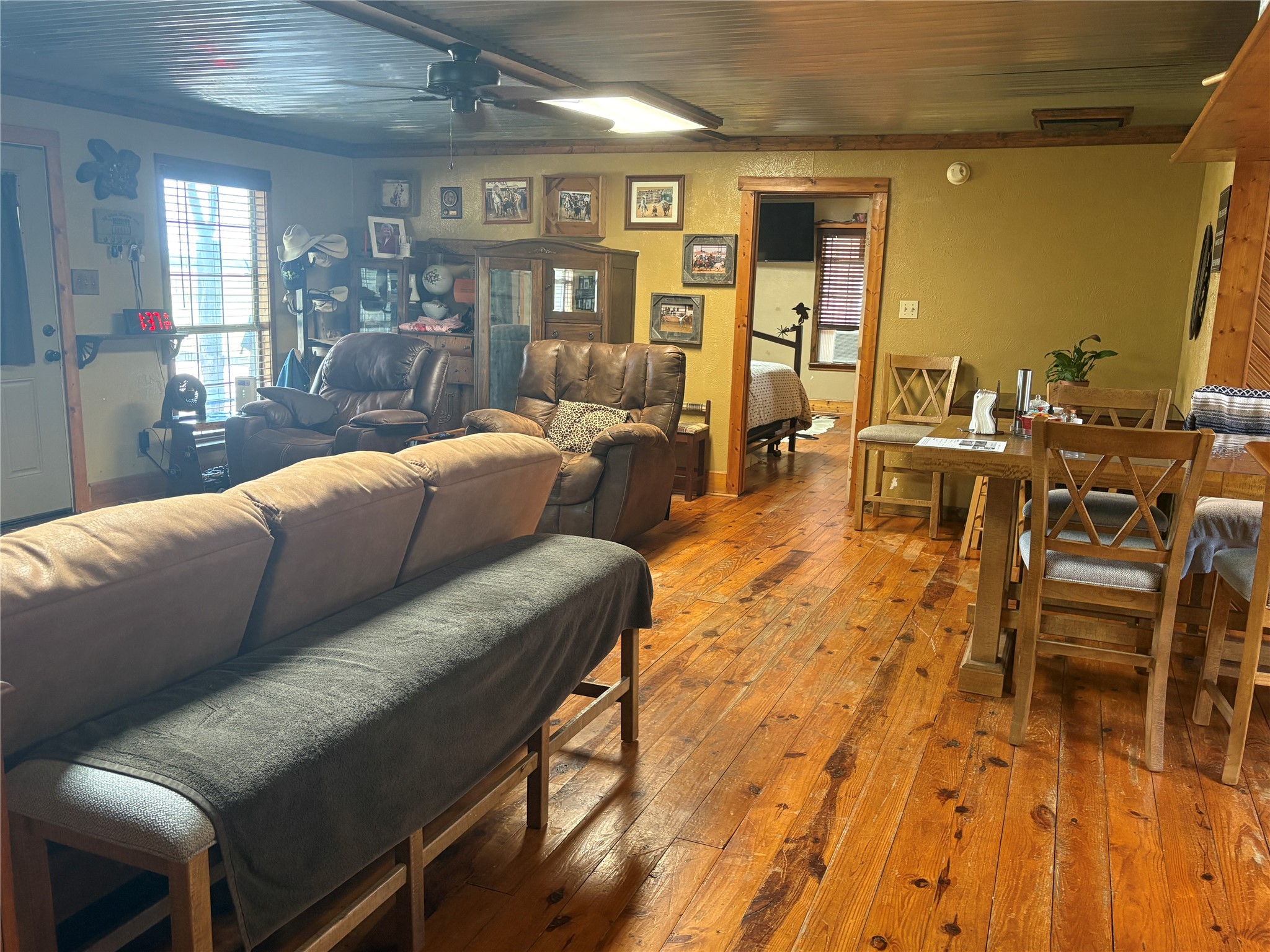 15901 County Road 1030