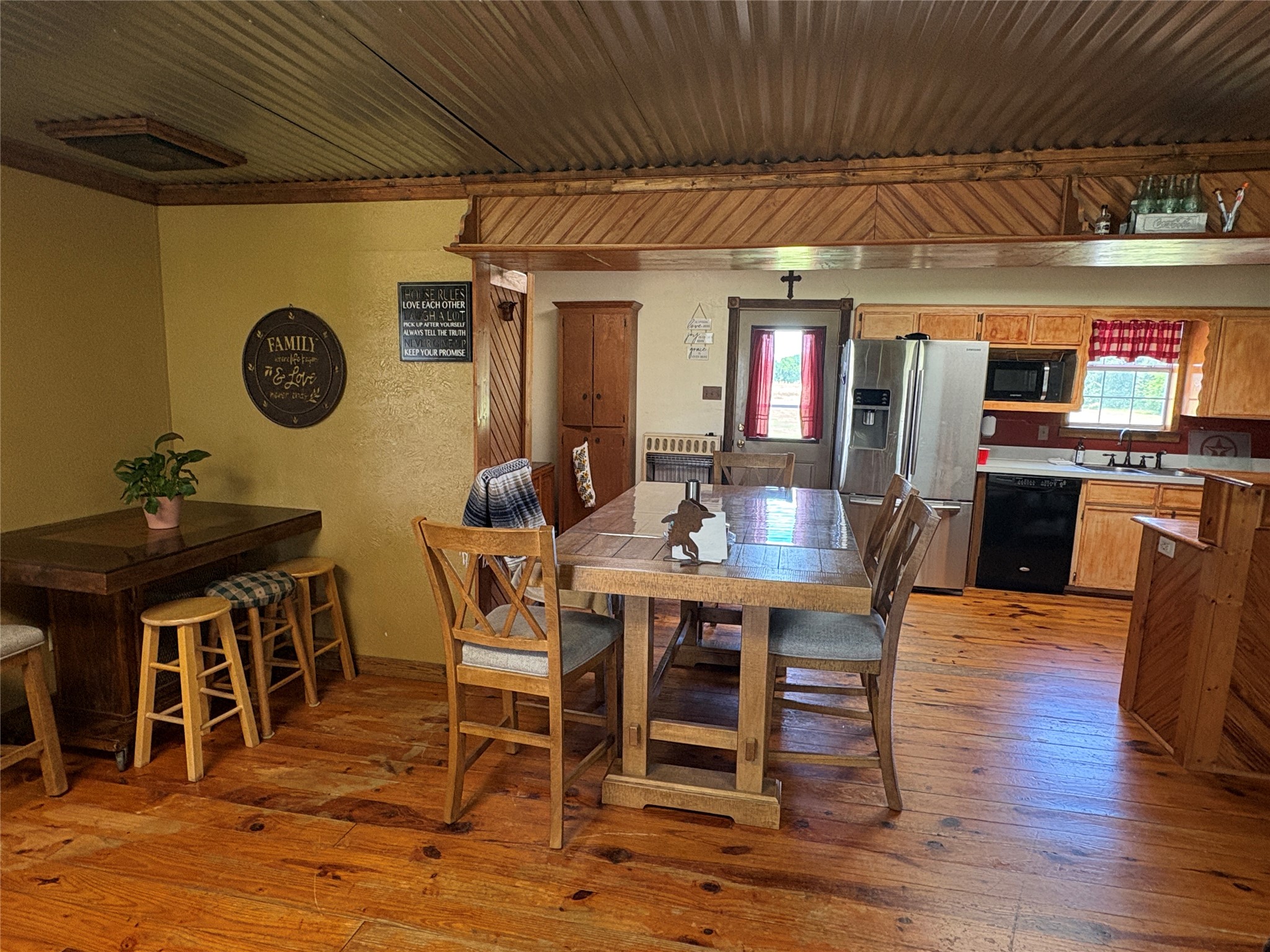 15901 County Road 1030