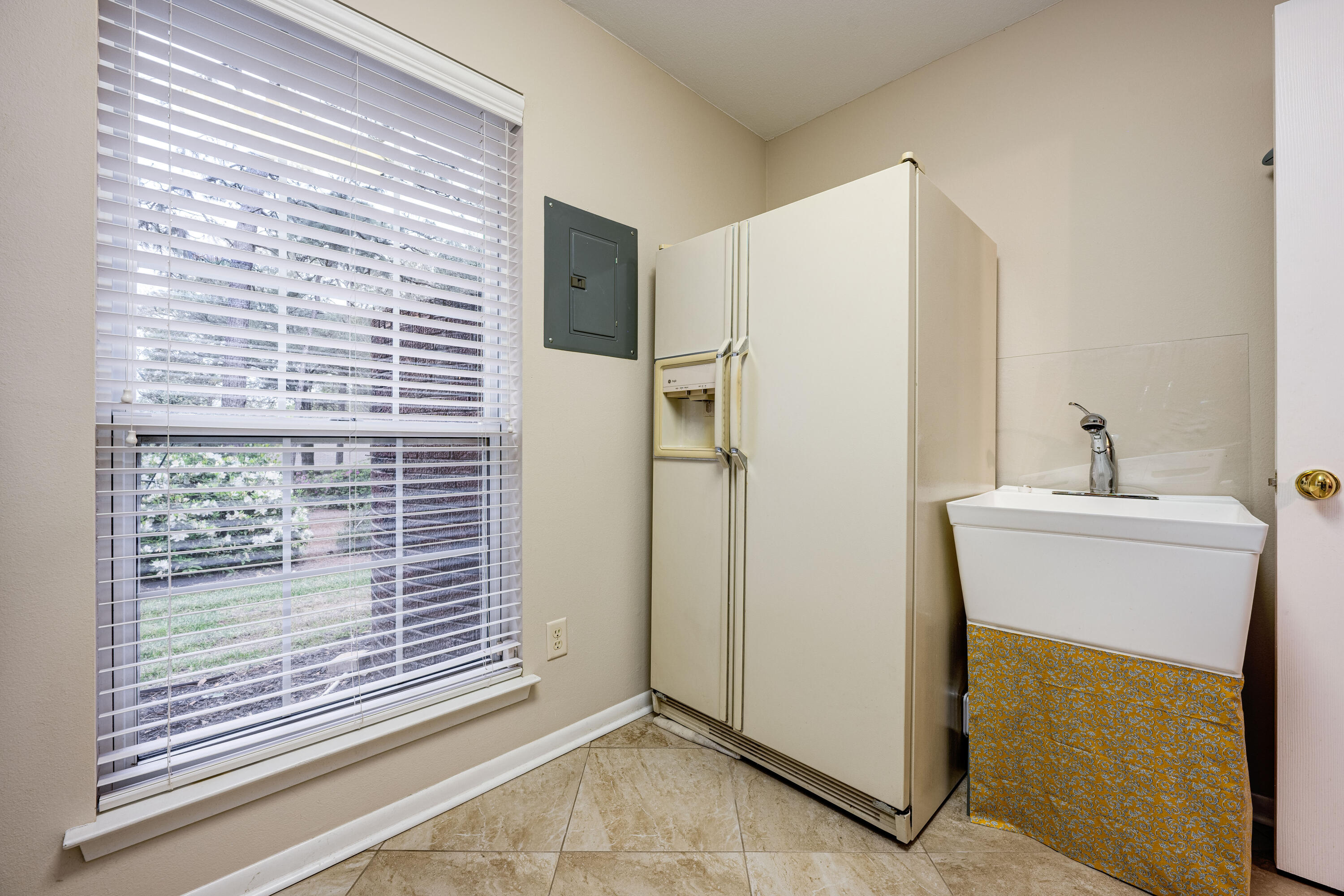 821 Lake Amick Drive