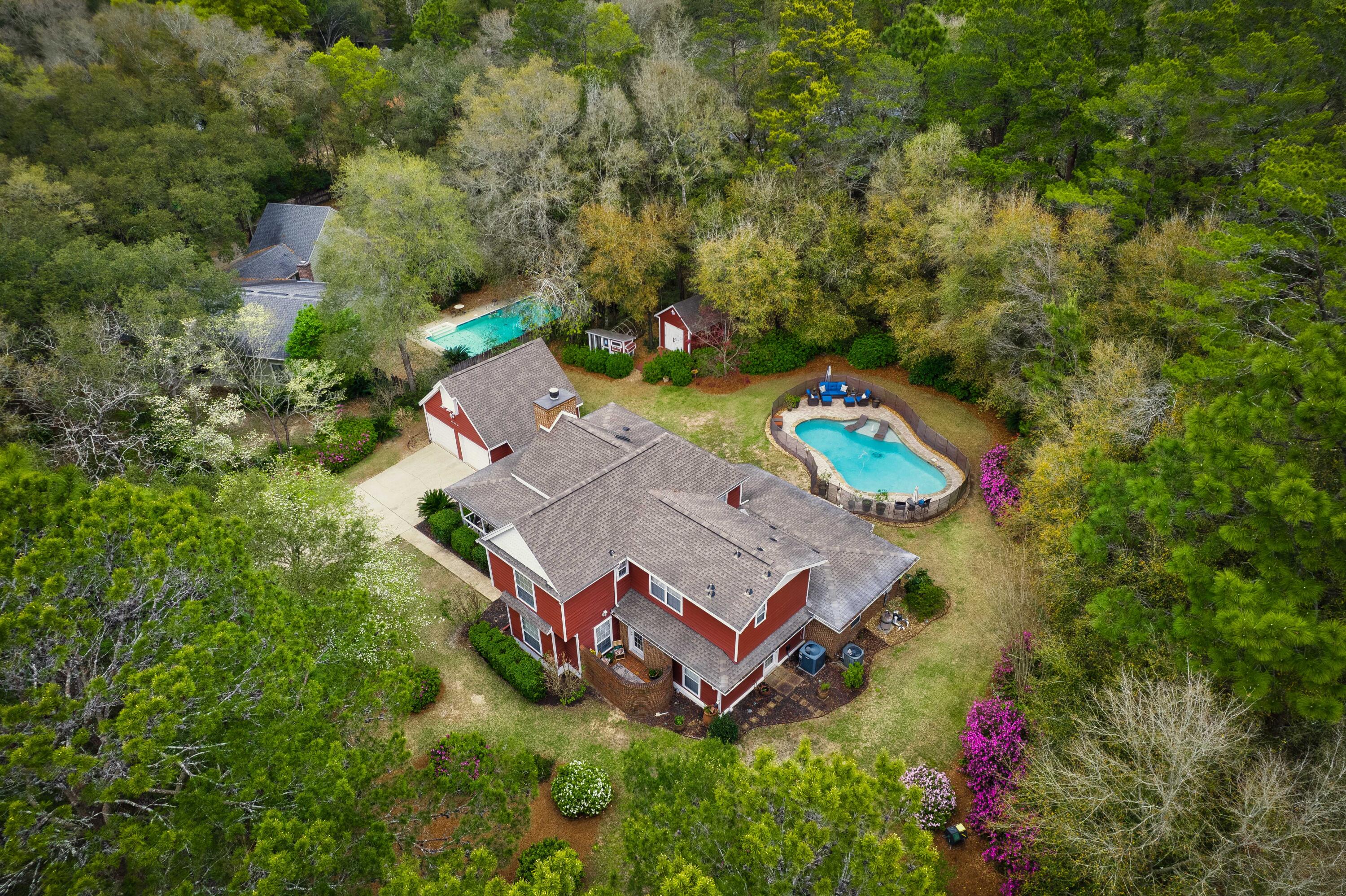 821 Lake Amick Drive