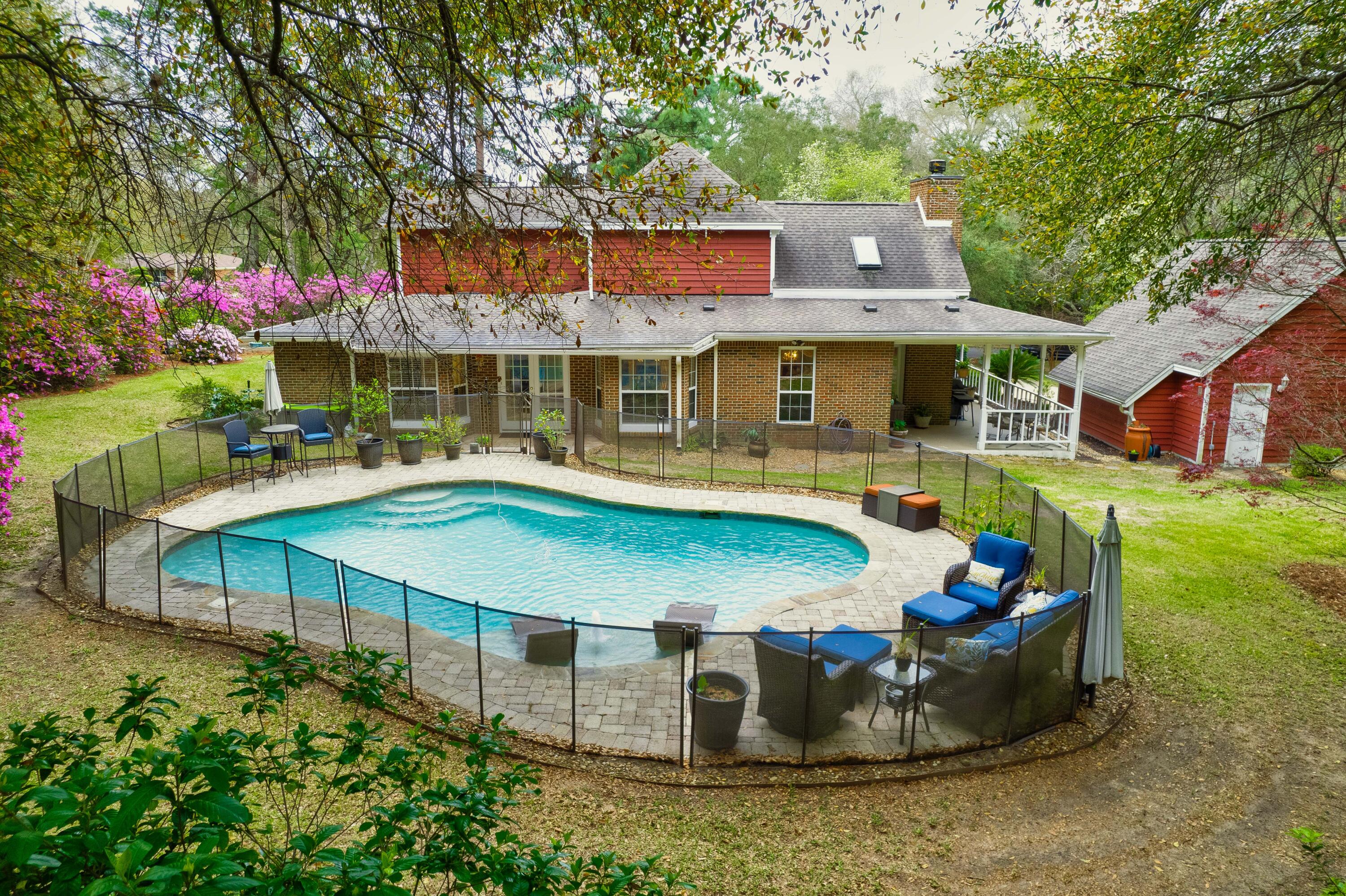 821 Lake Amick Drive