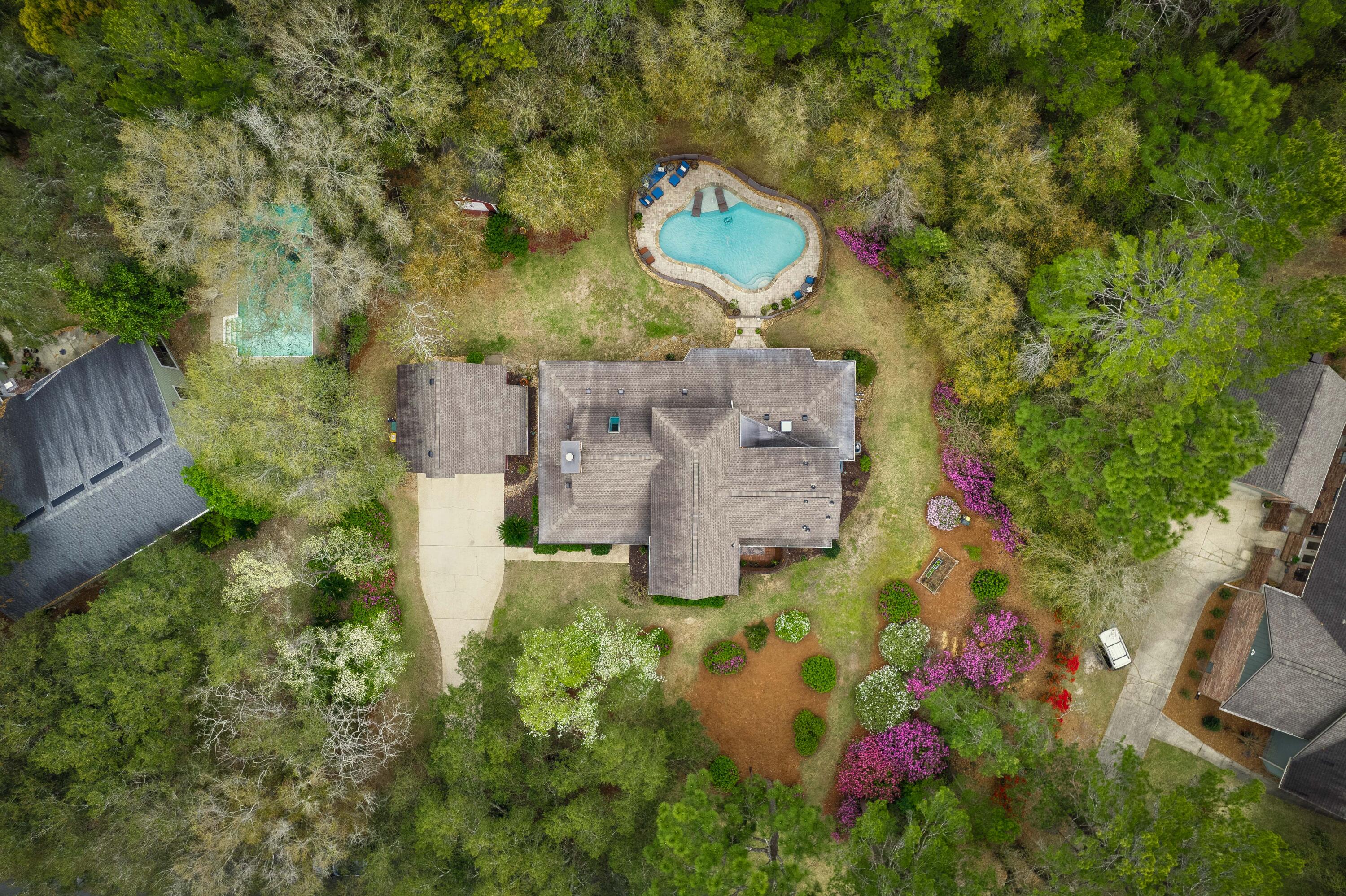 821 Lake Amick Drive