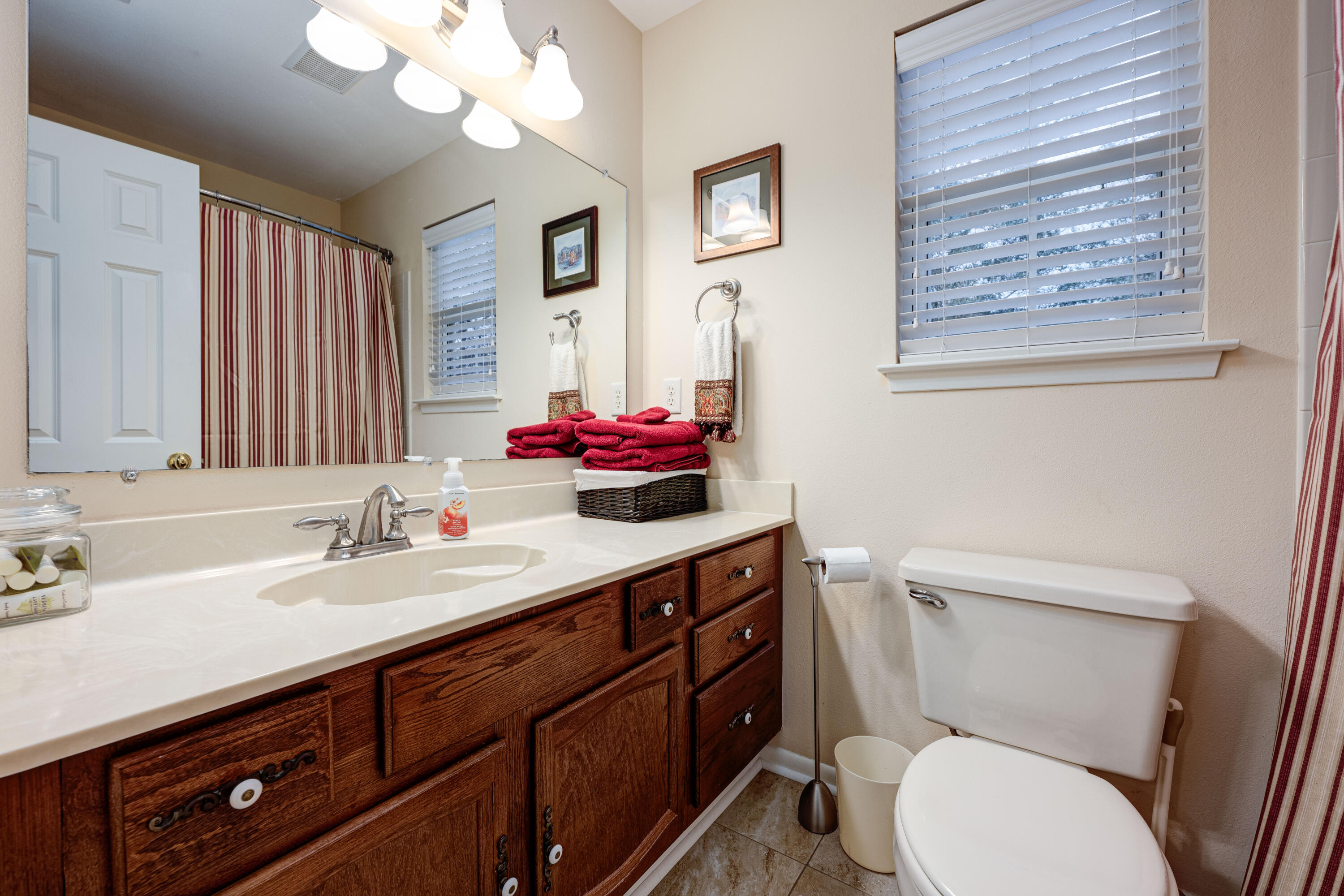 821 Lake Amick Drive