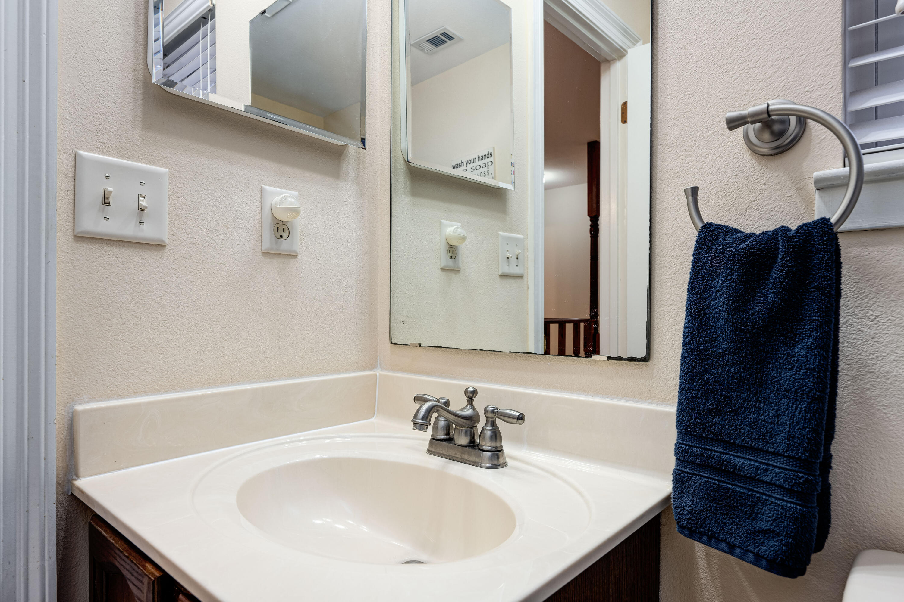 821 Lake Amick Drive