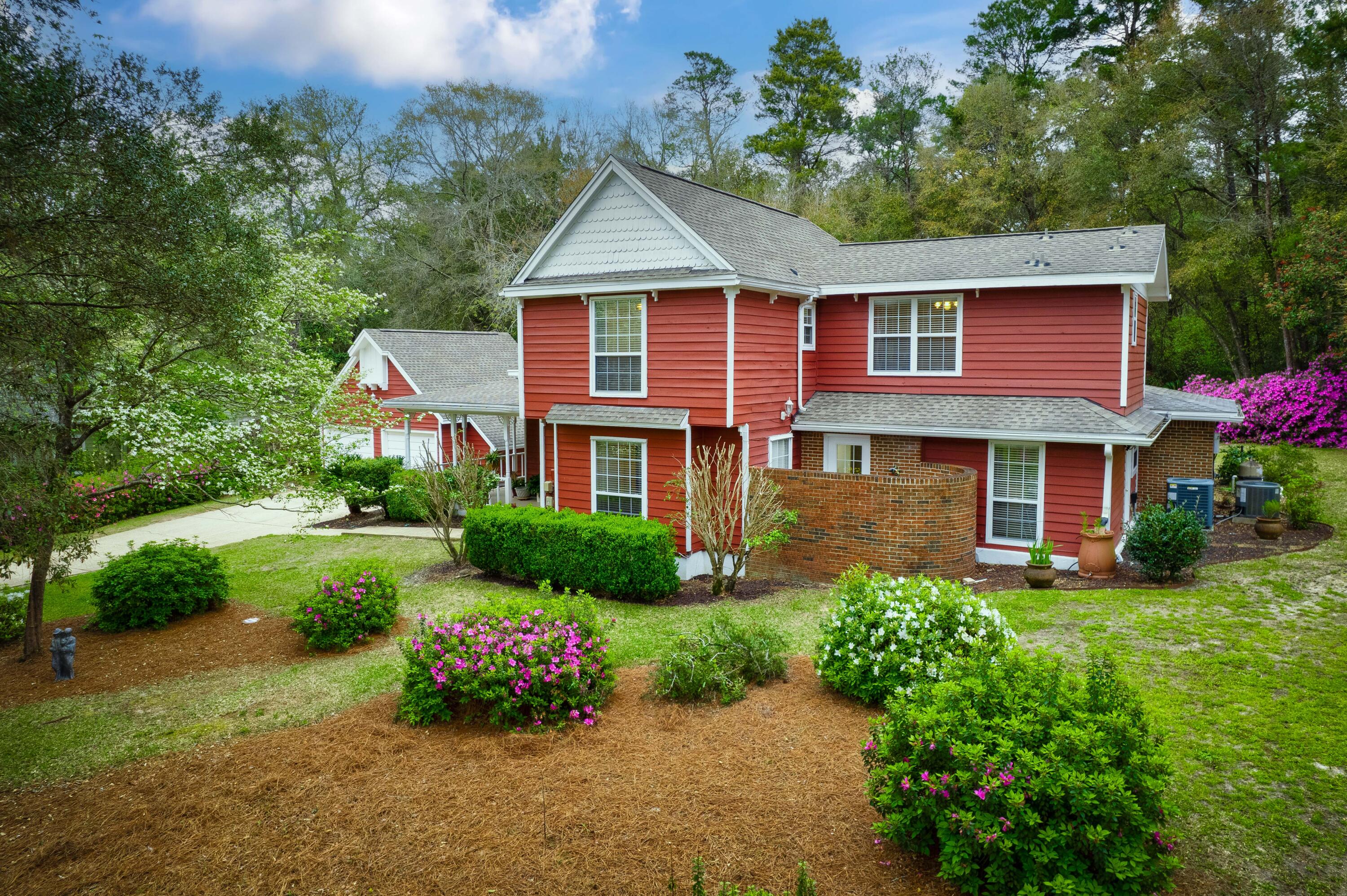 821 Lake Amick Drive