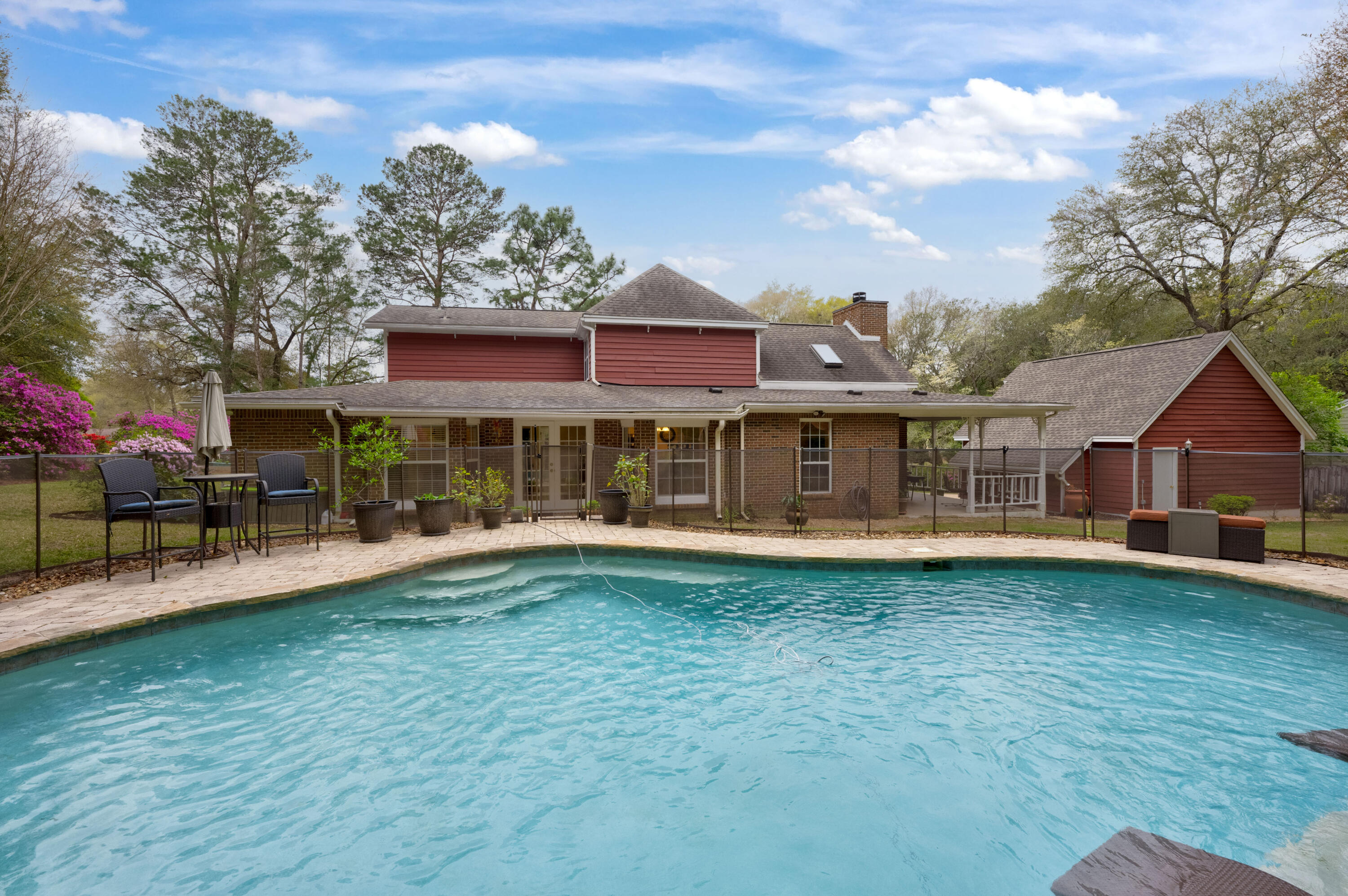 821 Lake Amick Drive