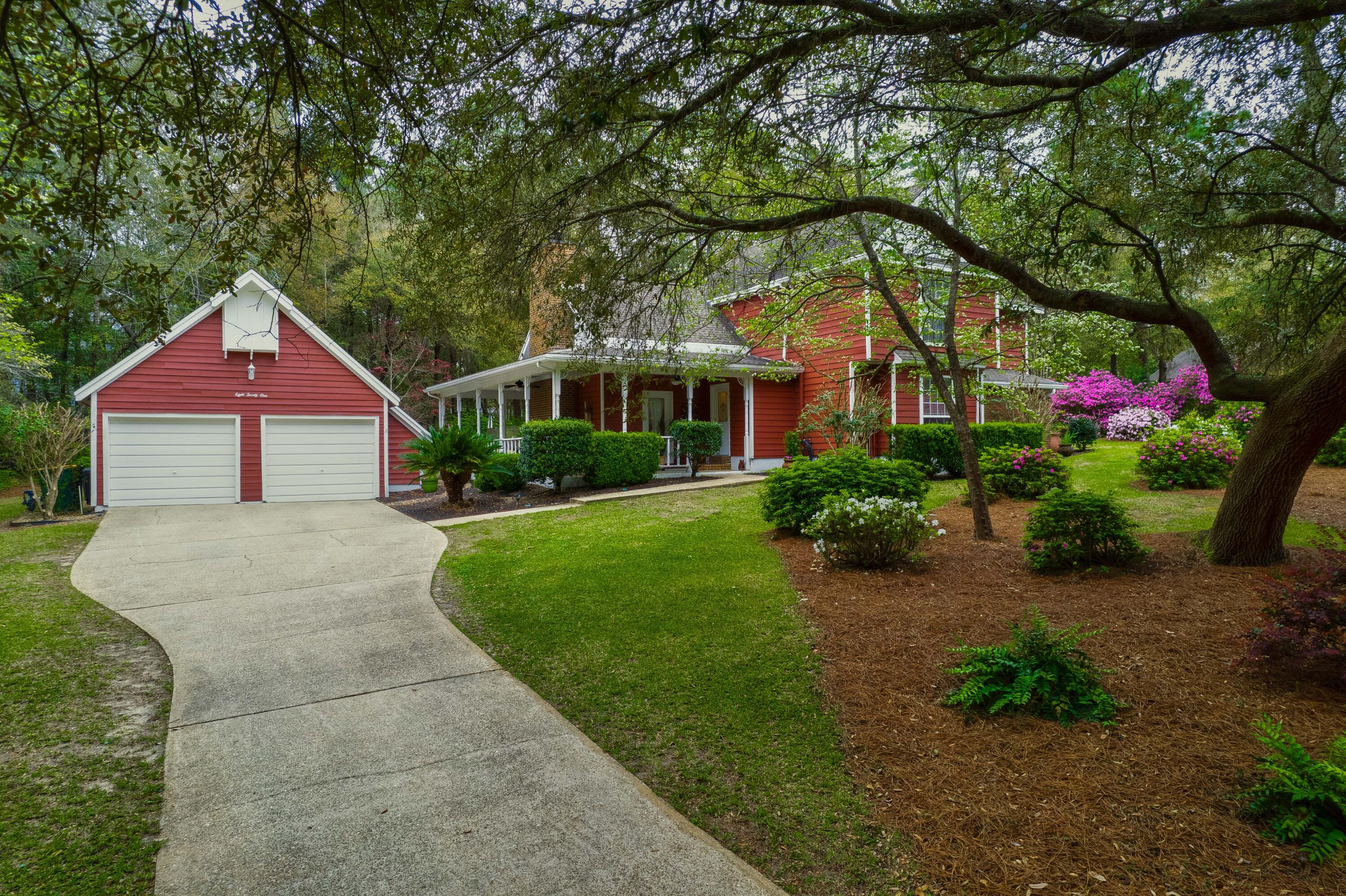 821 Lake Amick Drive