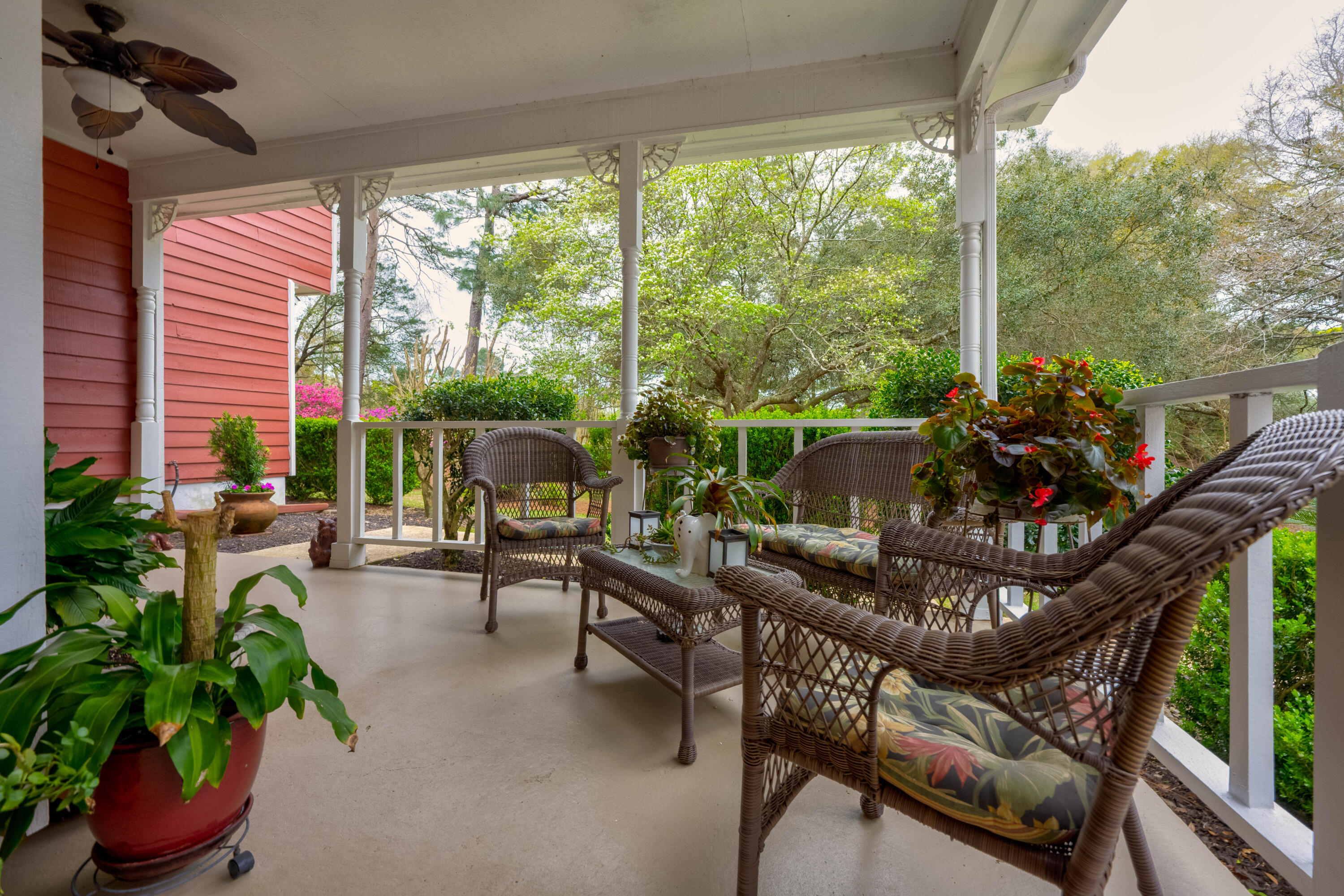 821 Lake Amick Drive