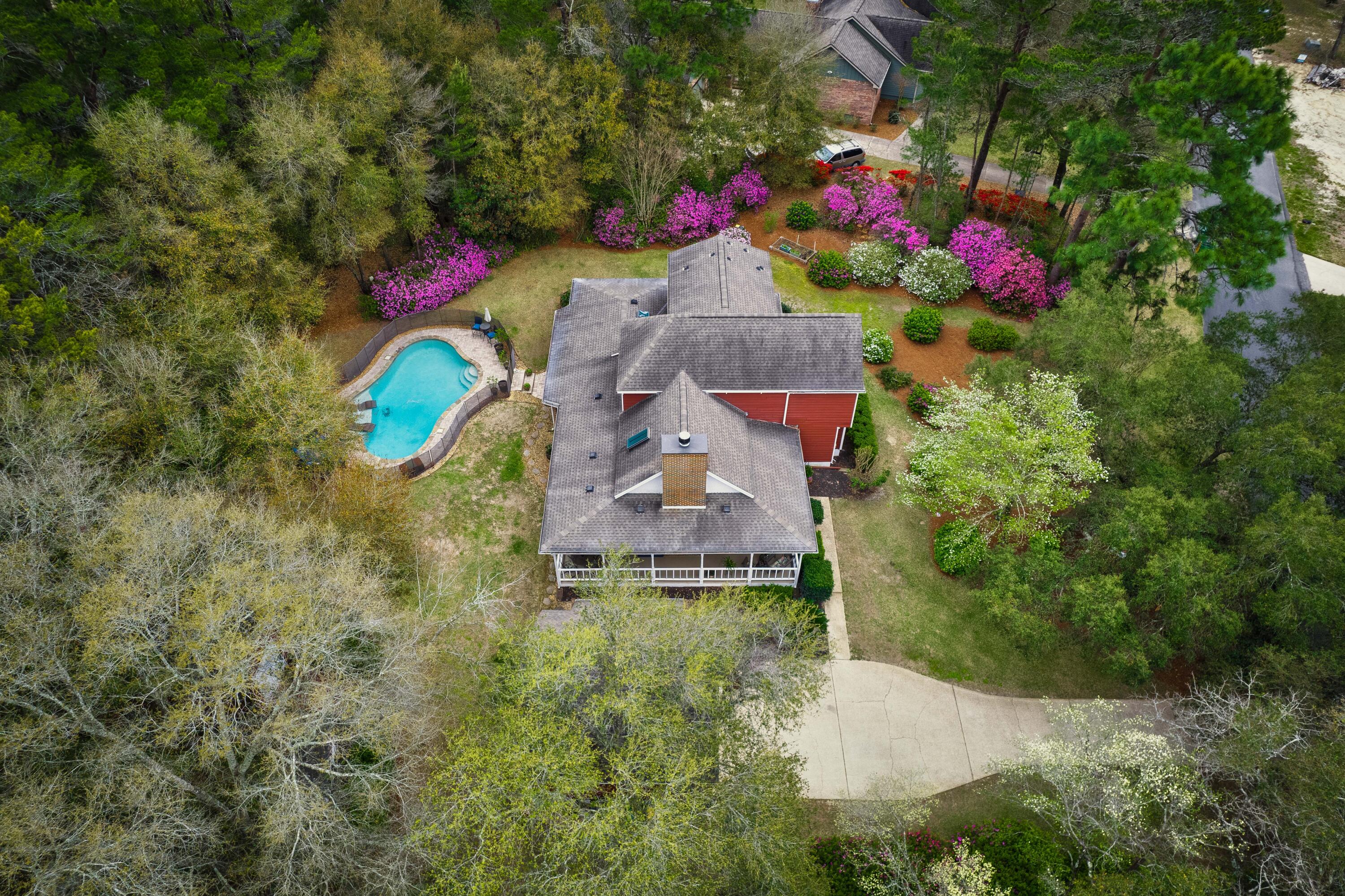 821 Lake Amick Drive