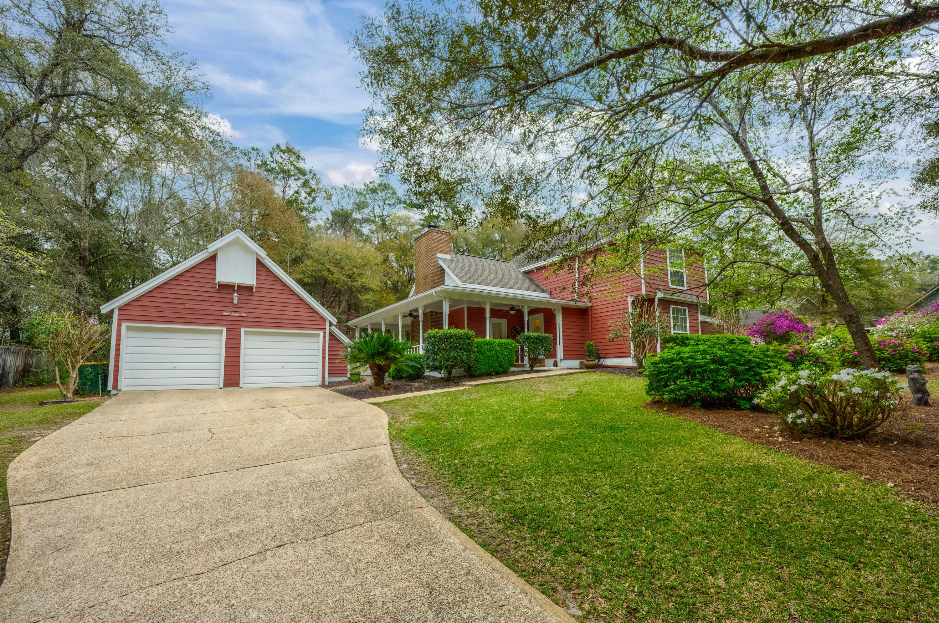 821 Lake Amick Drive